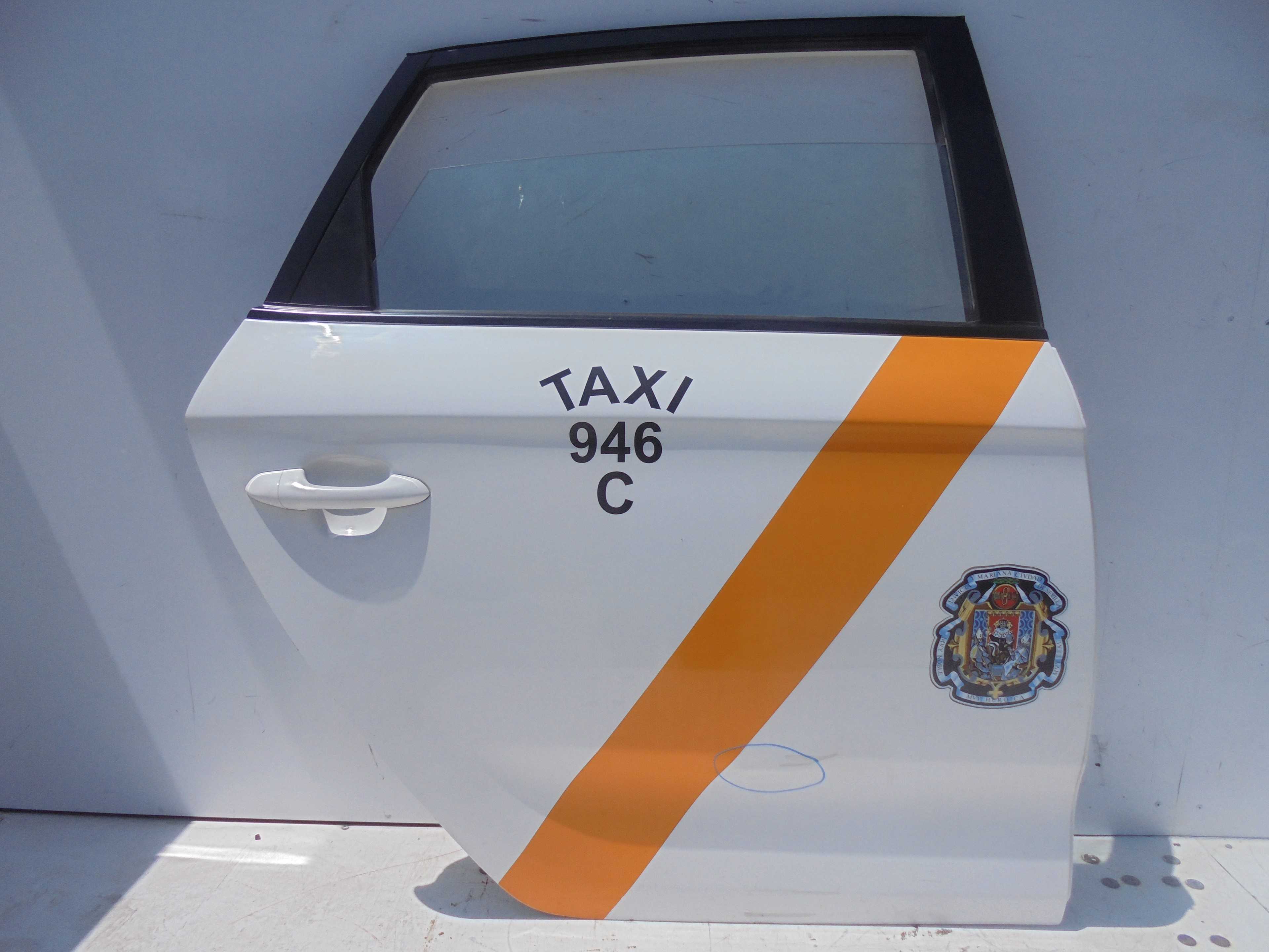 Recambio de puerta trasera derecha para kia carens ( ) basic referencia OEM IAM   
