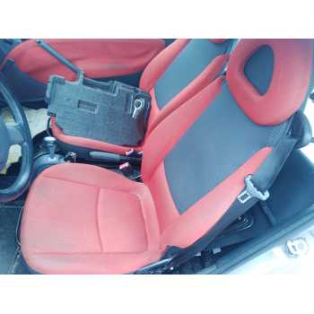 ASIENTO DELANTERO IZQUIERDO 