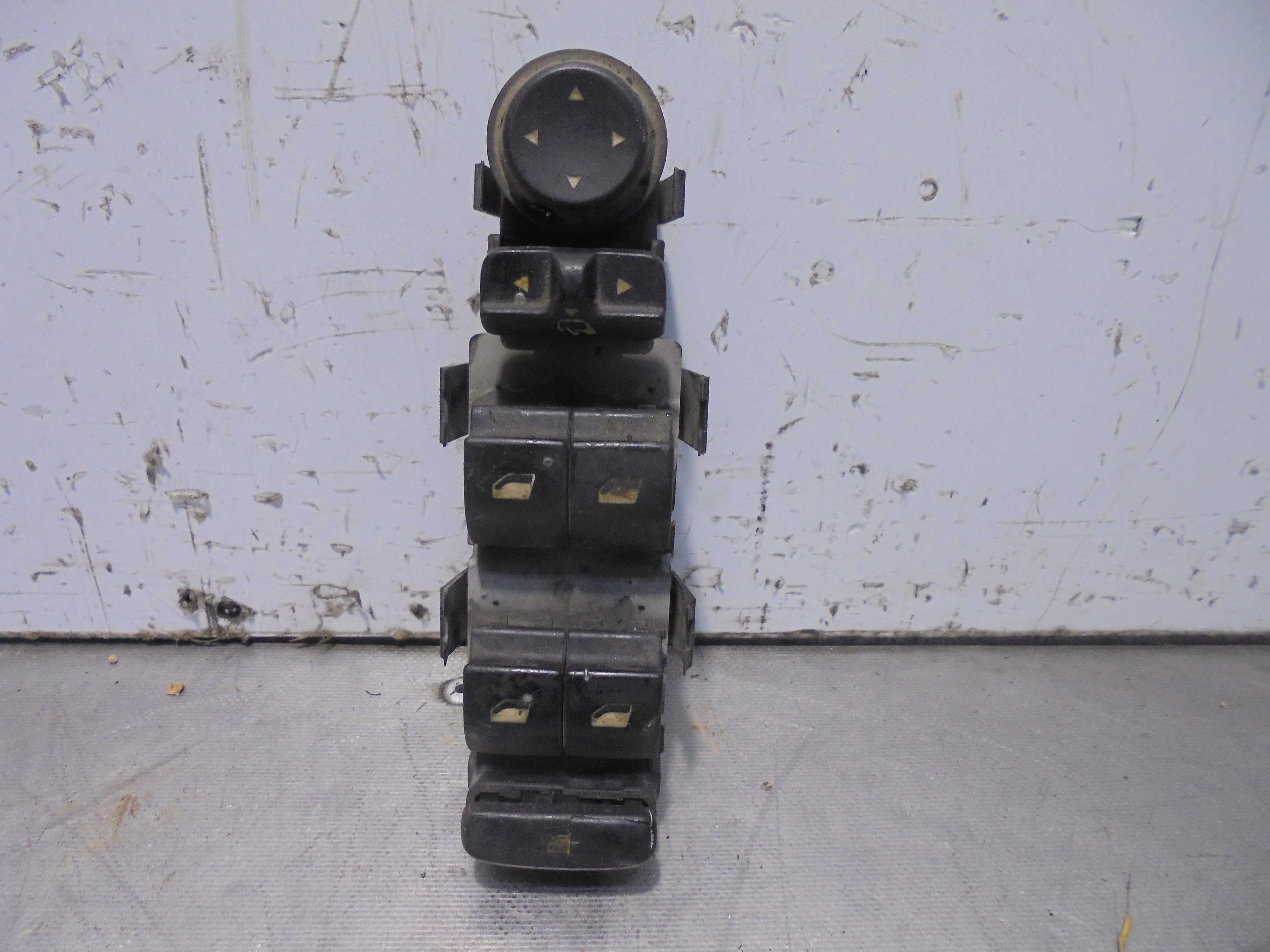 Recambio de mando elevalunas delantero izquierdo para peugeot 407 referencia OEM IAM 532697045  