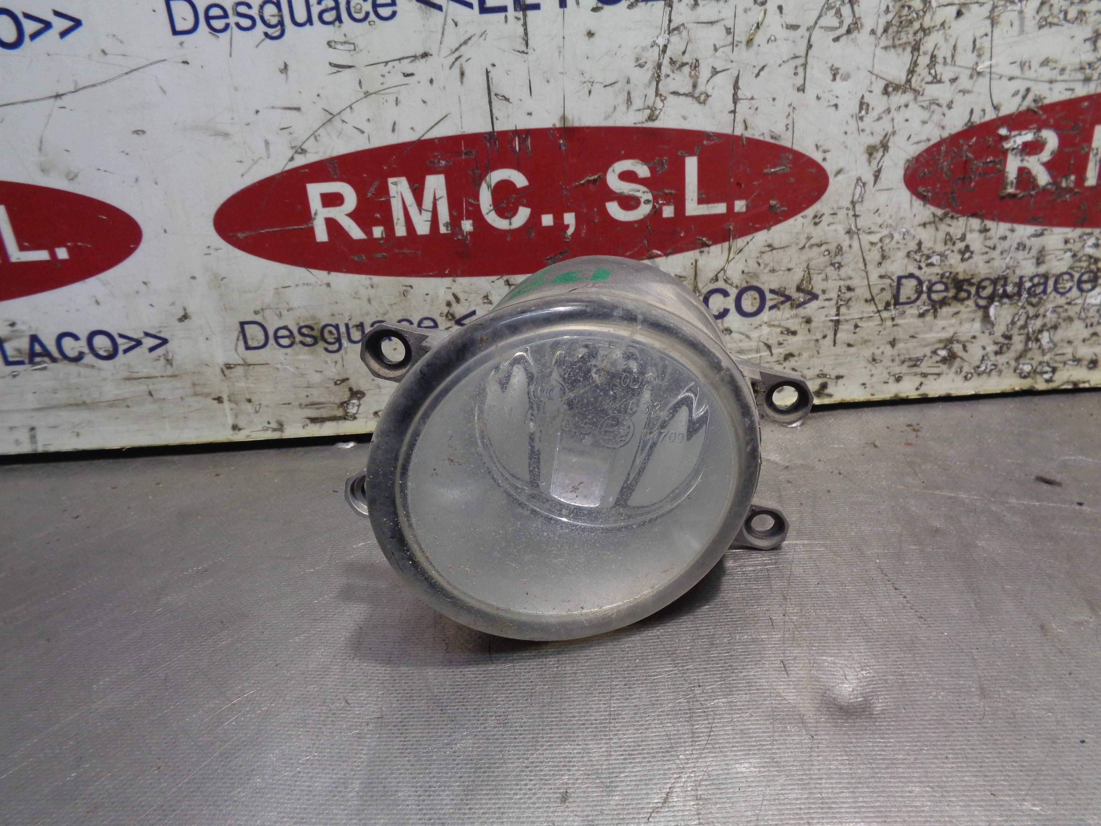 Recambio de faro antiniebla izquierdo para toyota corolla (e15) 2.0 turbodiesel cat referencia OEM IAM 89210657  