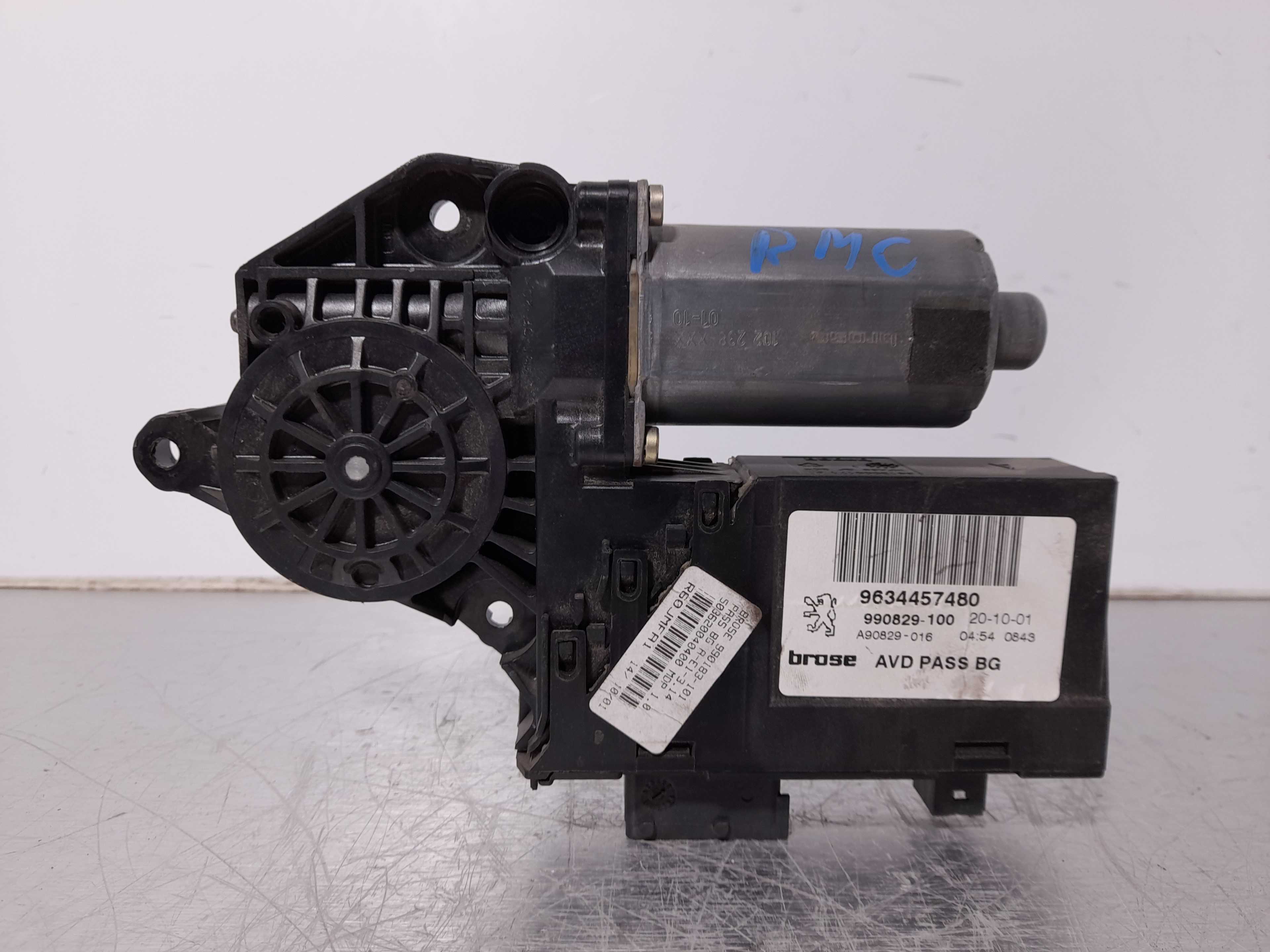 Recambio de motor elevalunas delantero derecho para peugeot 307 (s1) xt referencia OEM IAM 9634457480 BROSE 