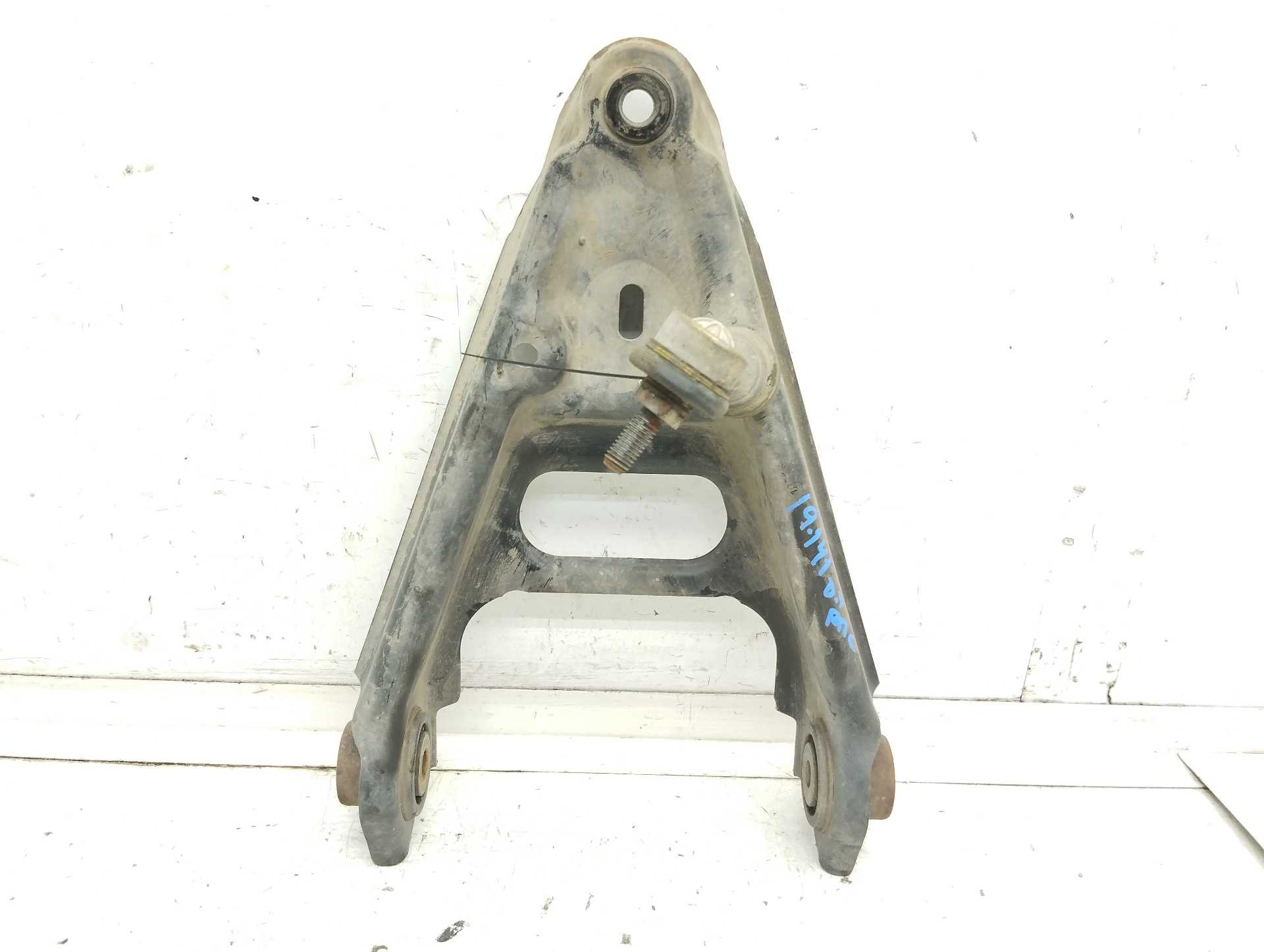 Recambio de brazo suspension inferior delantero derecho para smart fort. c referencia OEM IAM  Q0014141V002 Q0014141V002000000