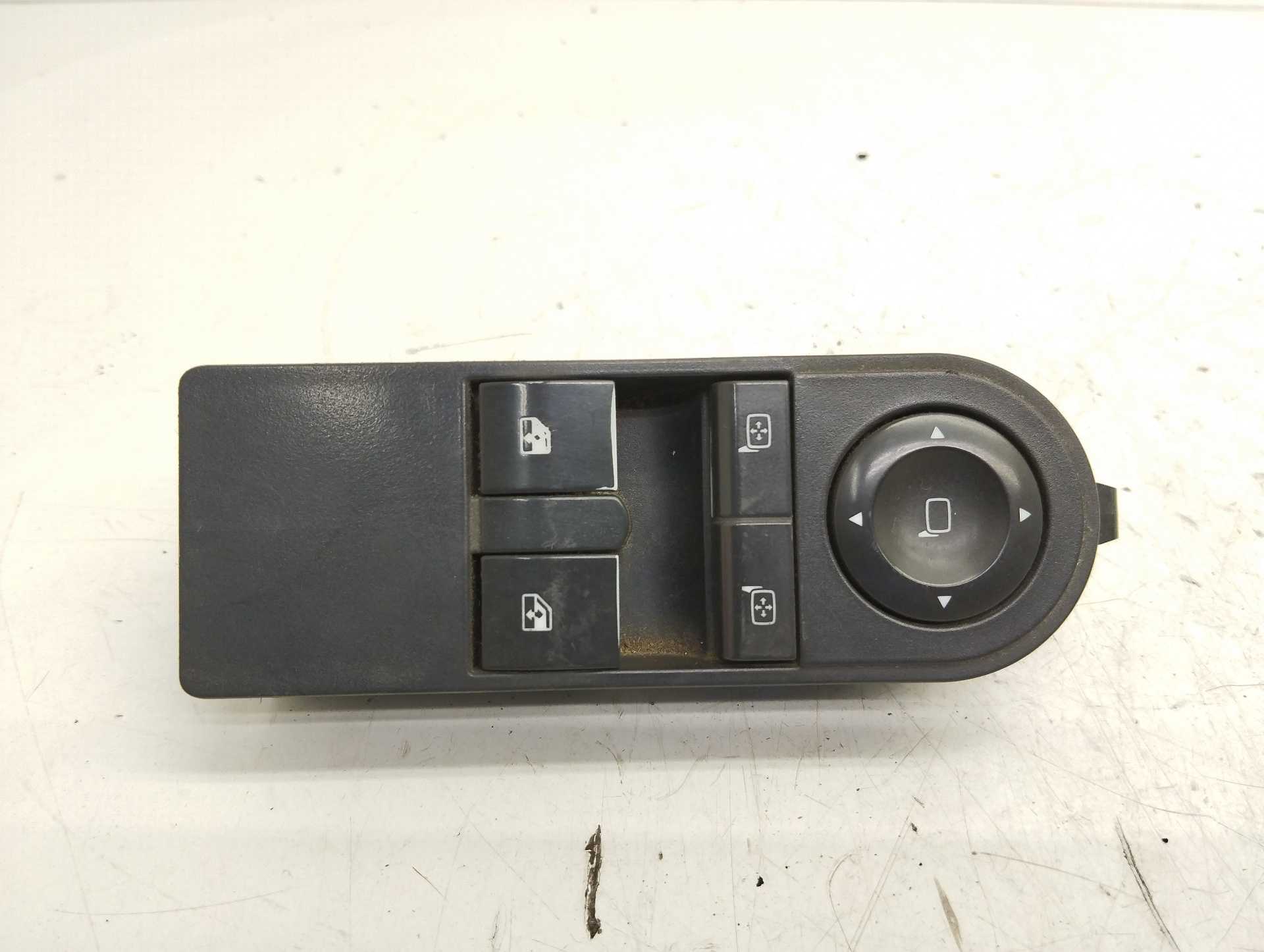 Recambio de mando elevalunas delantero izquierdo para opel zafira b cosmo referencia OEM IAM   