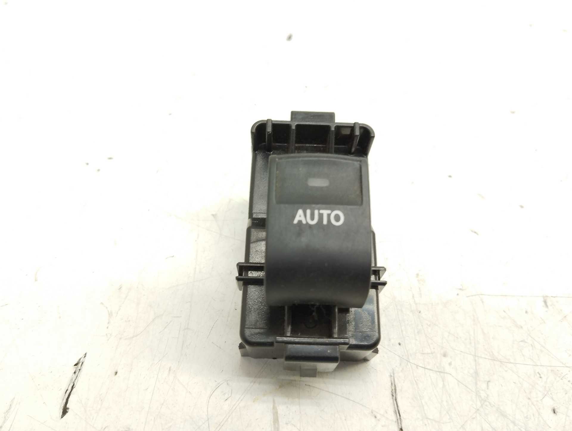 Recambio de mando elevalunas trasero derecho para toyota auris hybrid active referencia OEM IAM 192801  