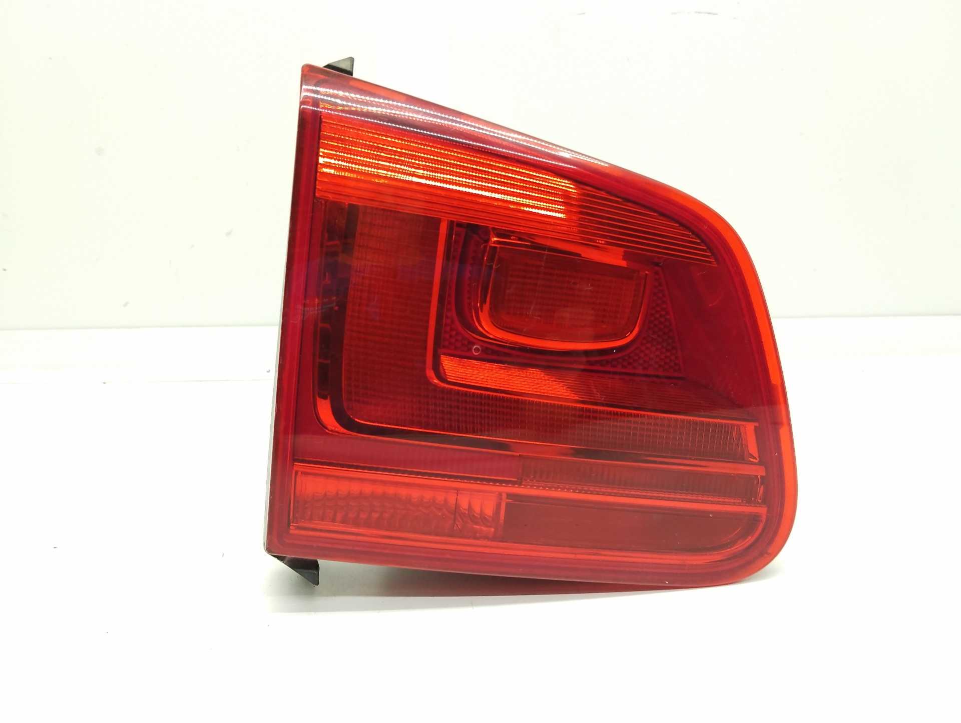 Recambio de piloto porton trasero derecho para volkswagen tiguan (5n2) advance bluemotion referencia OEM IAM 5N0945309  