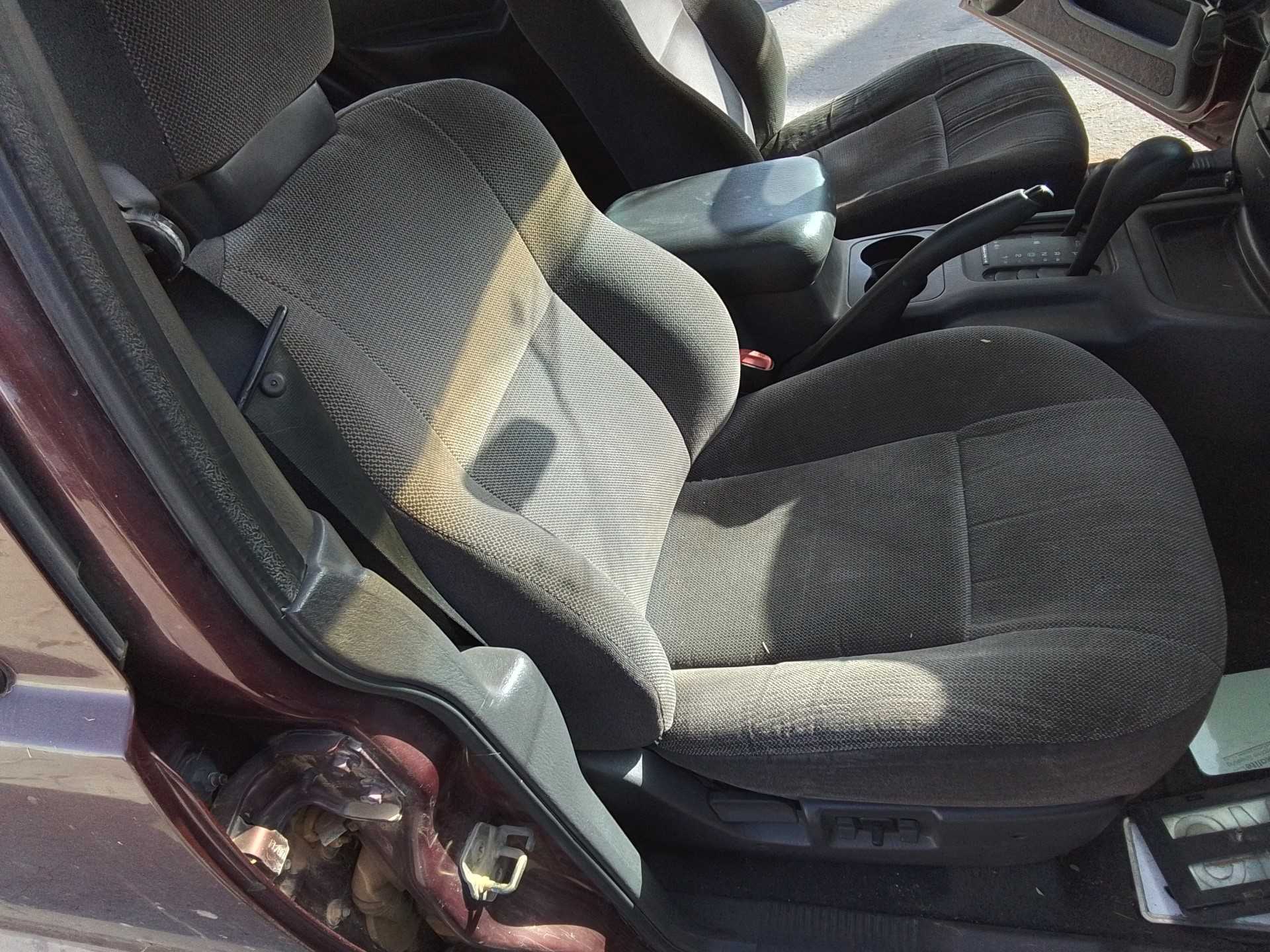 Recambio de asiento delantero derecho para chrysler jeep gr.cherokee (wj/wg) 3.1 td laredo referencia OEM IAM   