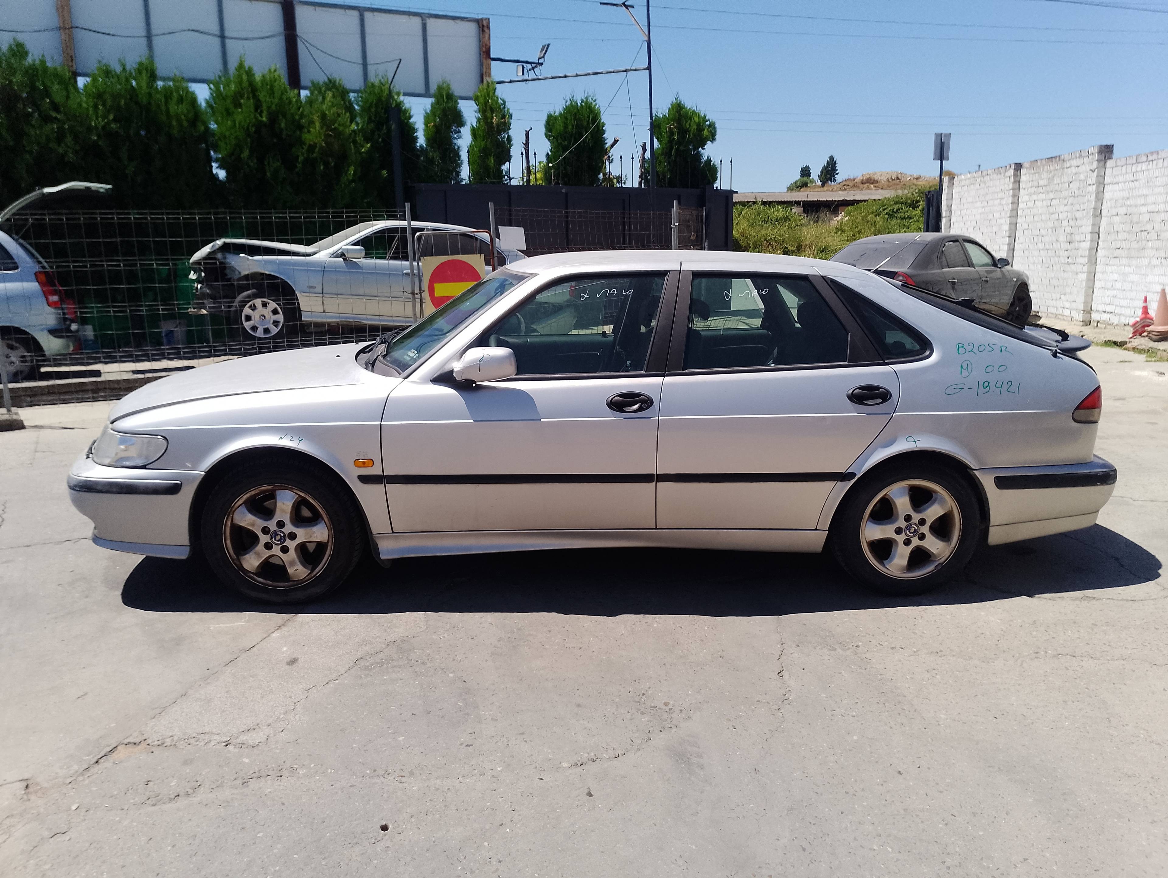 saab 9-3 berlina del año 2000