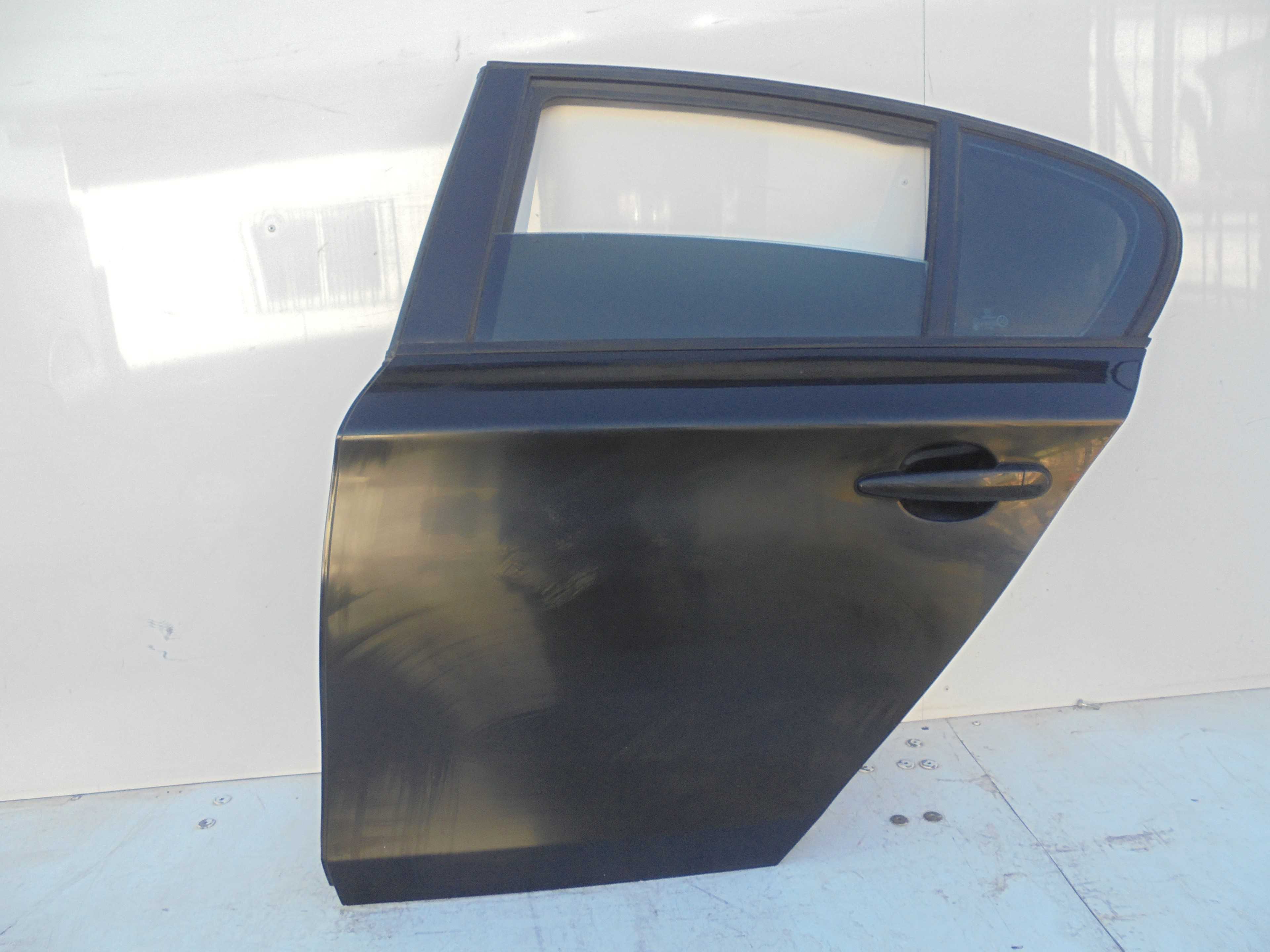 Recambio de puerta trasera izquierda para bmw serie 1 berlina (e81/e87) 2.0 16v referencia OEM IAM   