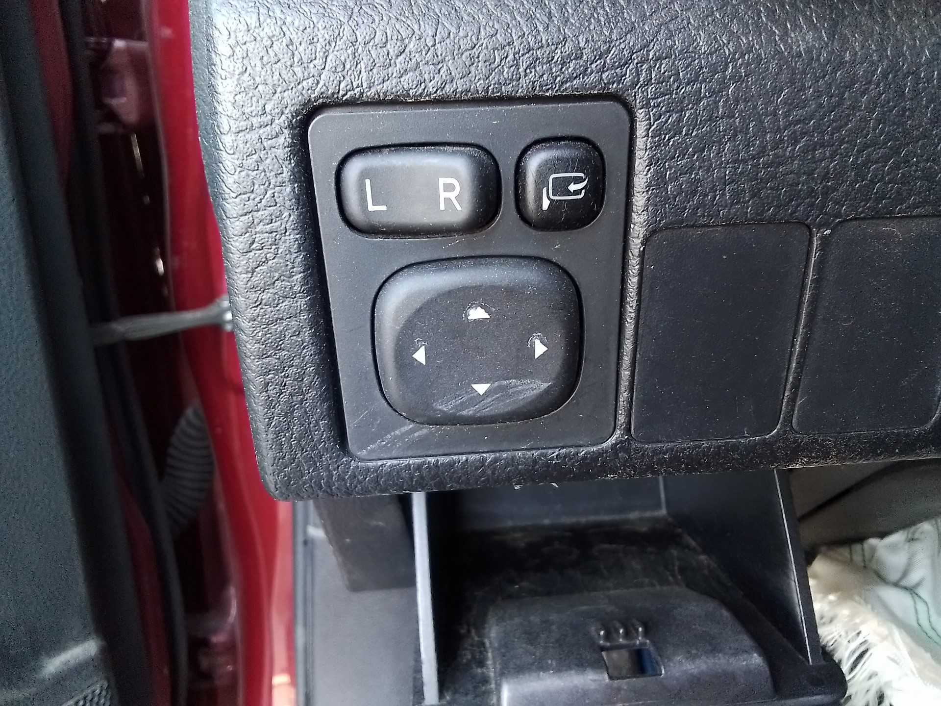 Recambio de mando retrovisor para toyota auris hybrid active referencia OEM IAM   