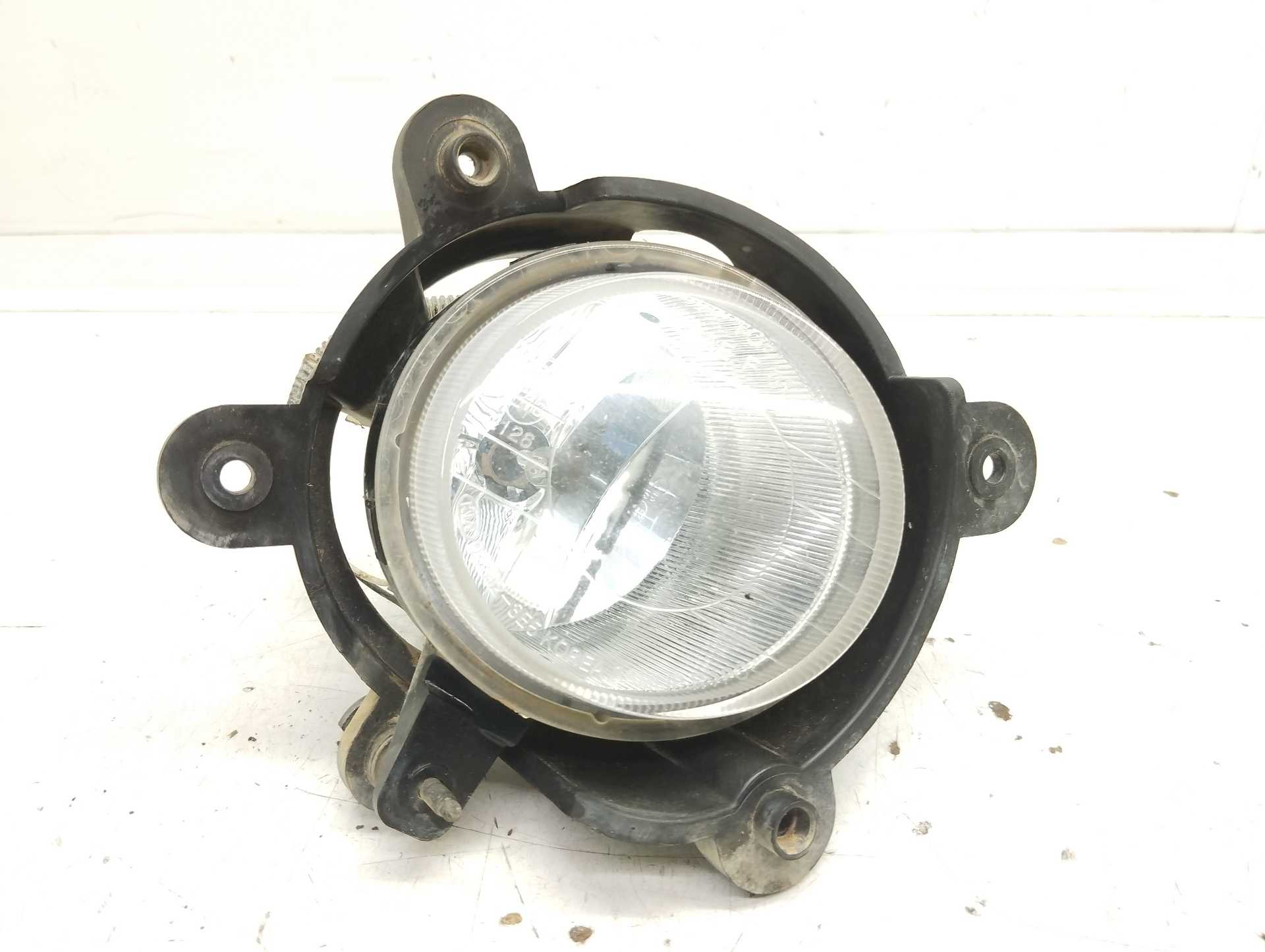 Recambio de faro antiniebla derecho para kia sorento 2.5 crdi active referencia OEM IAM 922023E5  