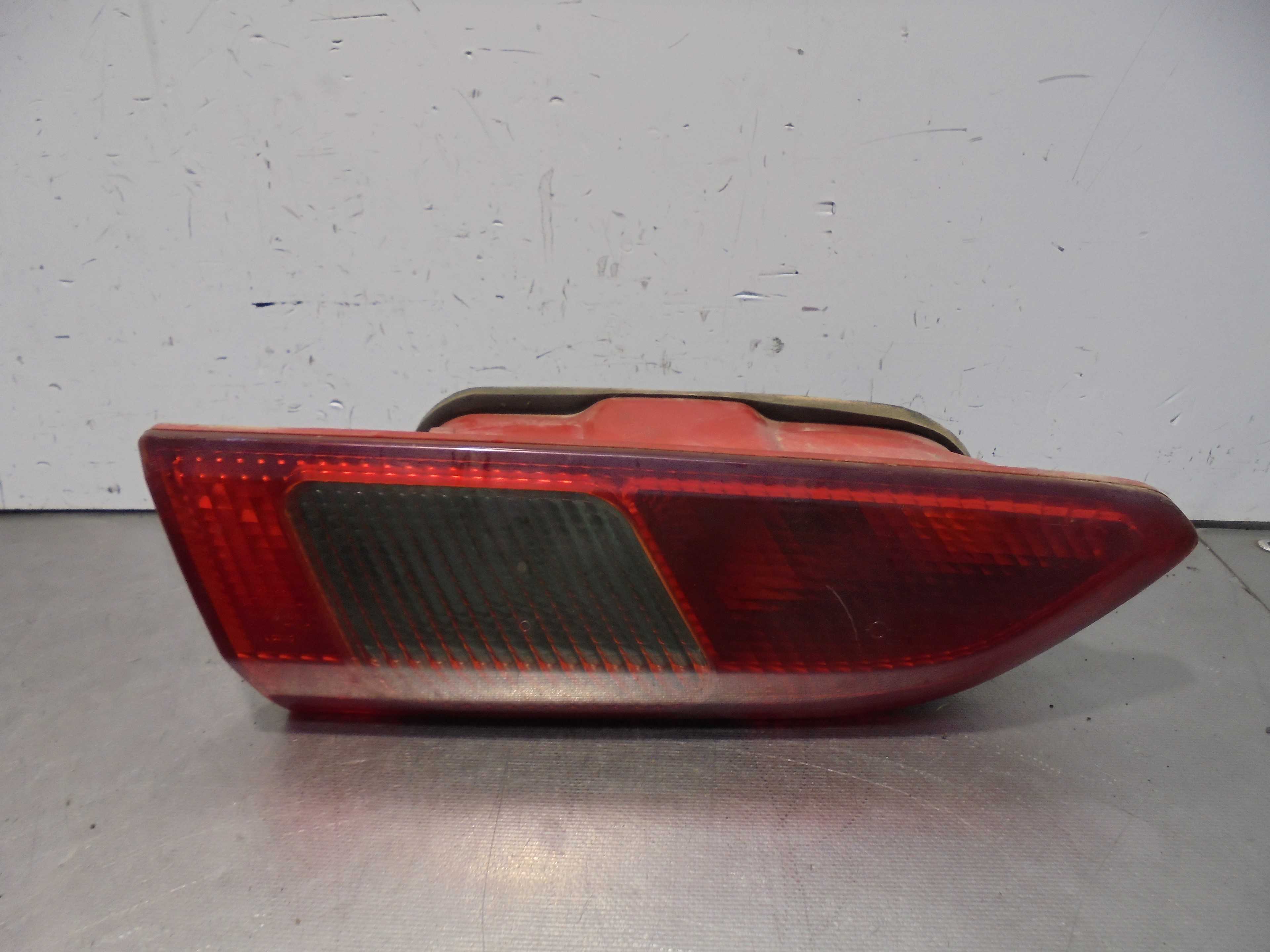 Recambio de piloto porton trasero izquierdo para alfa romeo 156 (116) 1.9 jtd cat referencia OEM IAM   