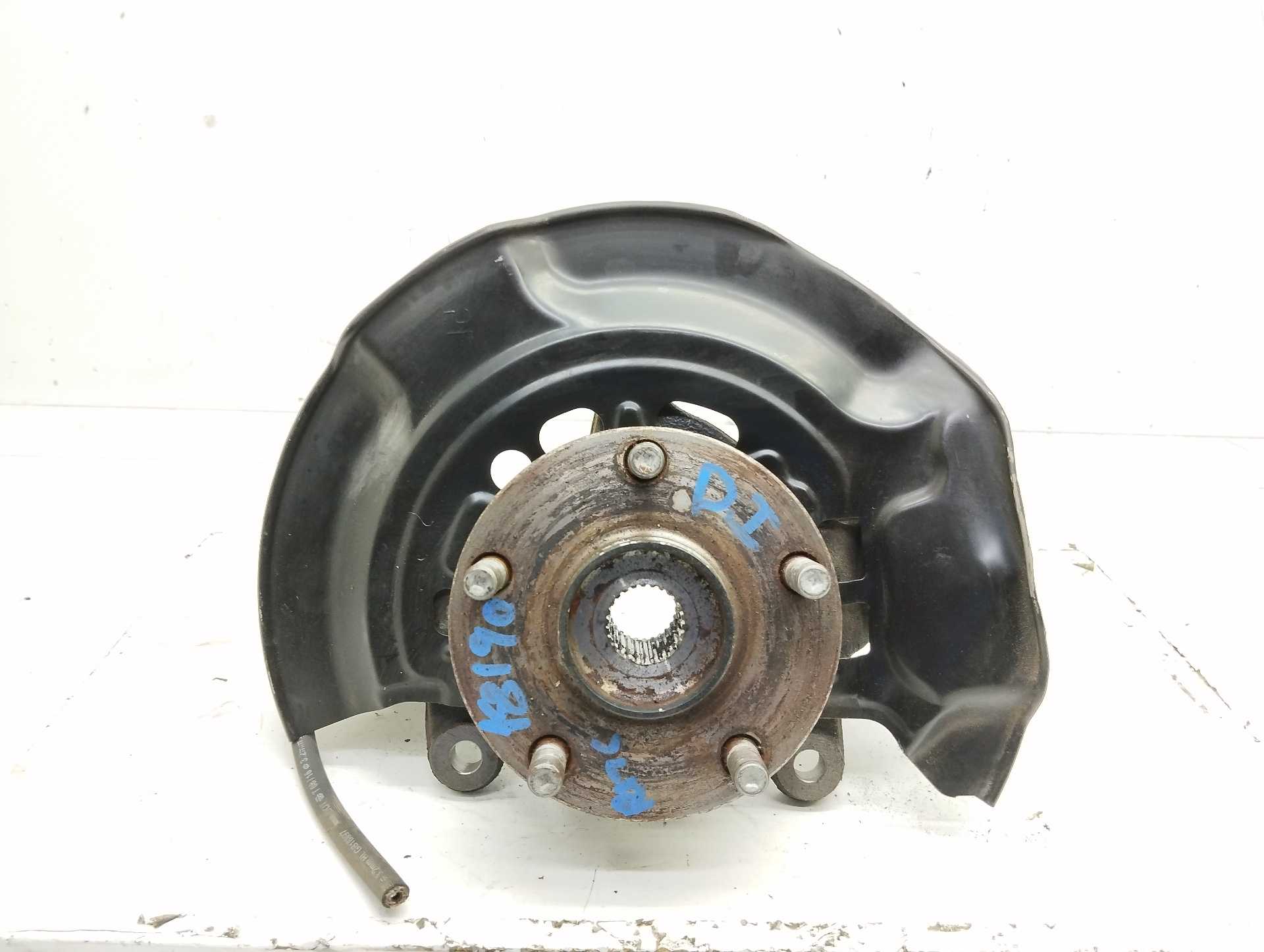 Recambio de mangueta delantera izquierda para toyota auris hybrid active referencia OEM IAM   