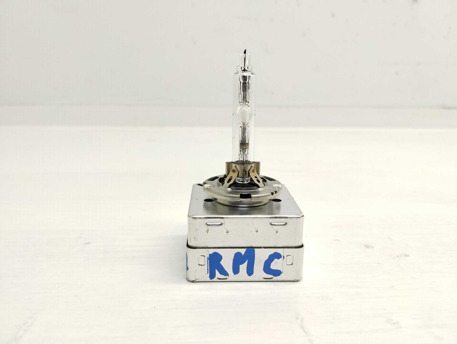 Recambio de bombilla de xenon para volkswagen golf vii lim. 2.0 tsi referencia OEM IAM 9285304244S  