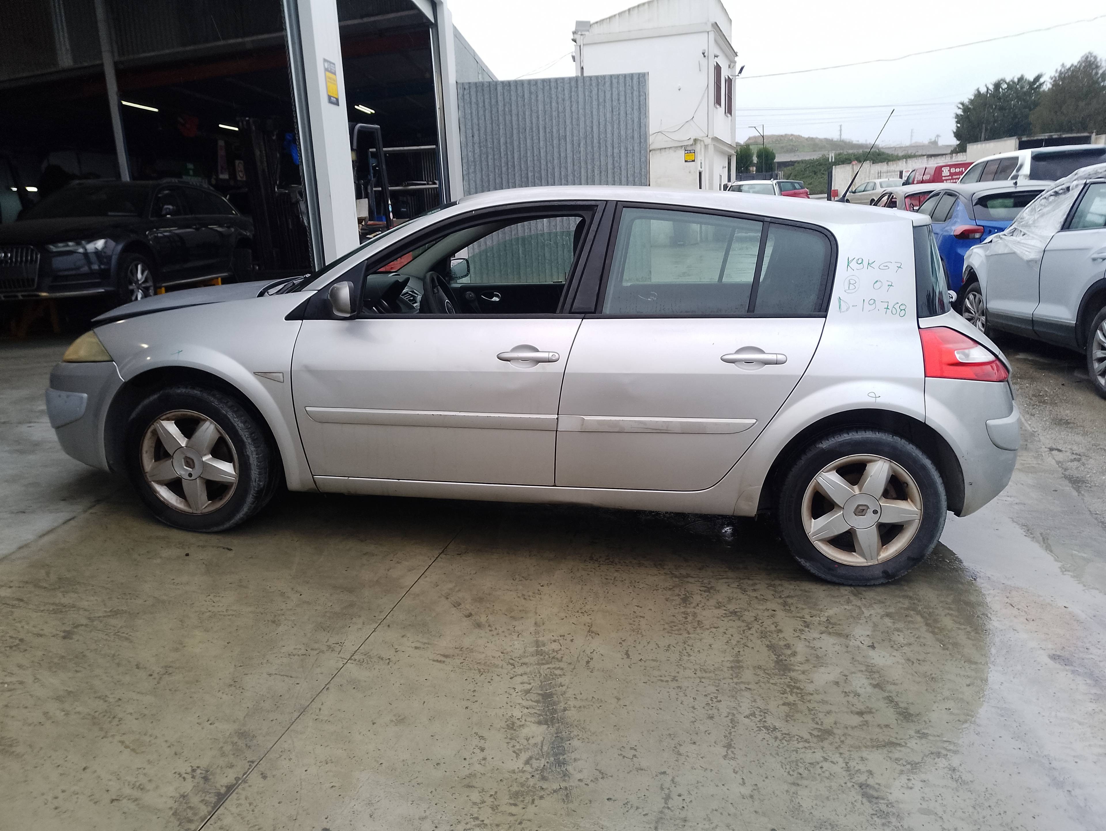 renault megane ii classic berlina del año 2007