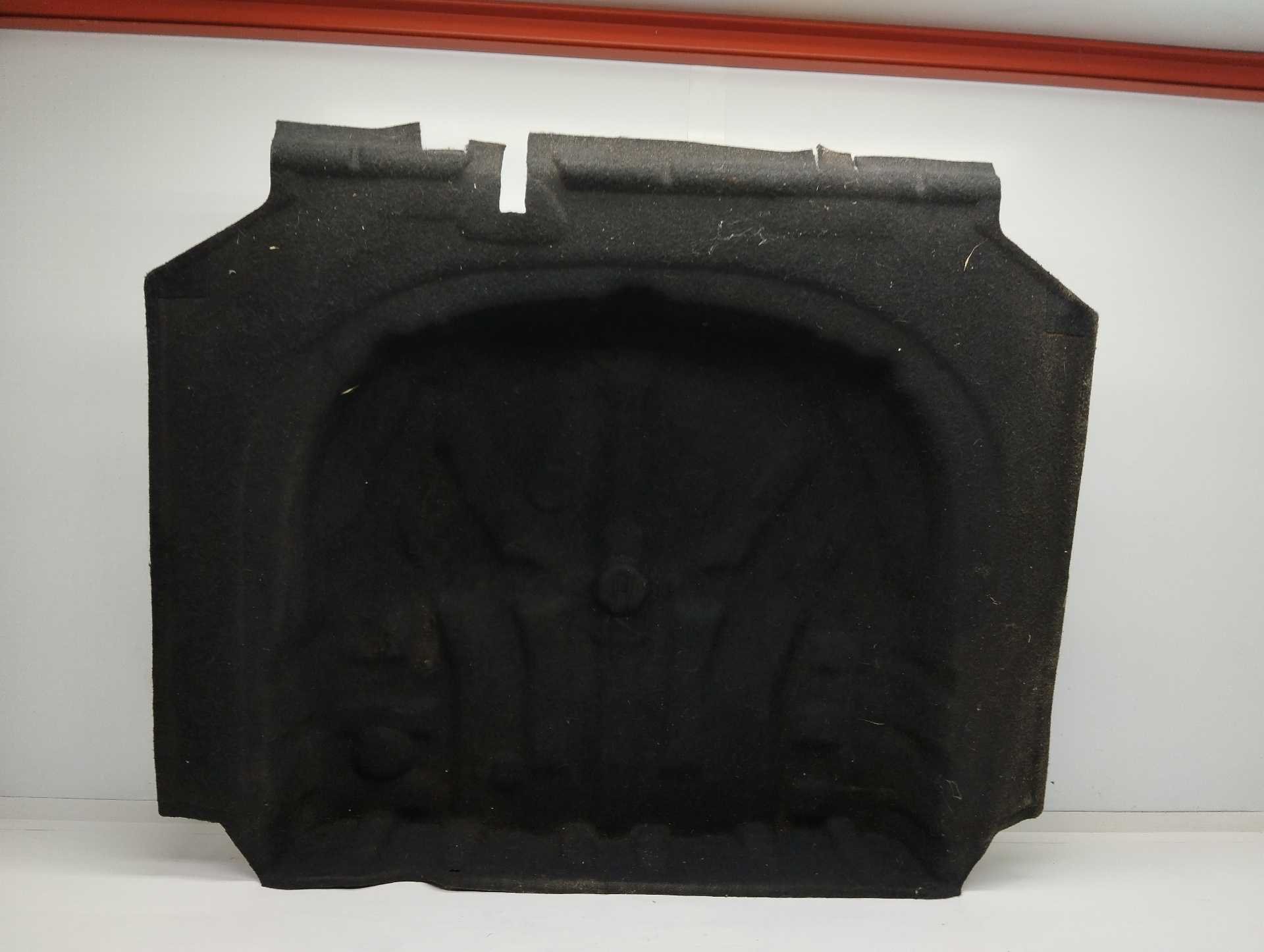 Recambio de moqueta piso maletero para volkswagen golf vii lim. 2.0 tsi referencia OEM IAM 5G6863007  