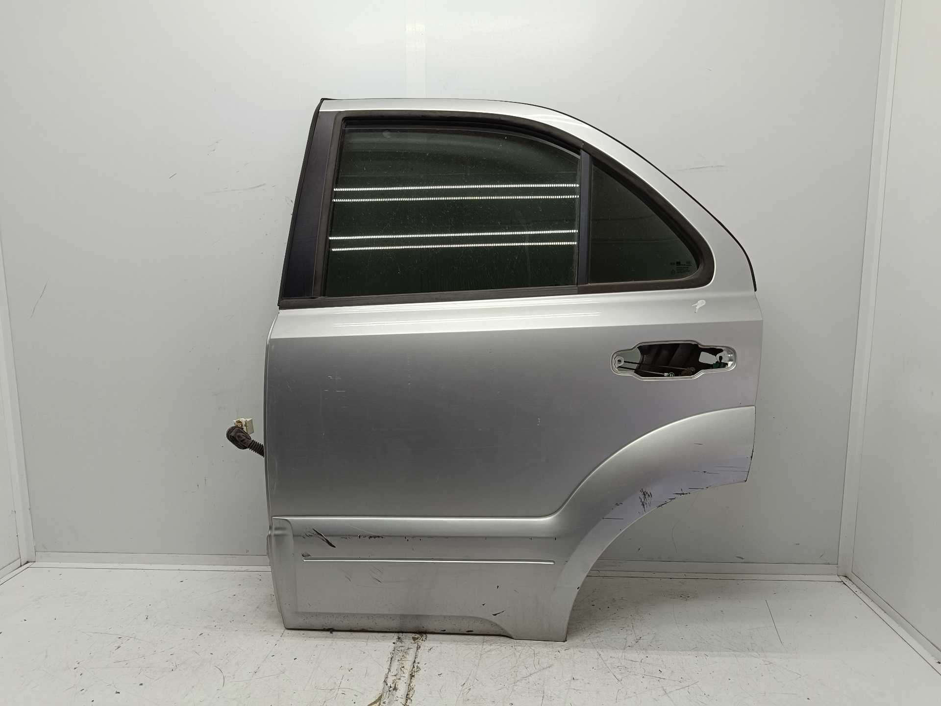 Recambio de puerta trasera izquierda para kia sorento 2.5 crdi active referencia OEM IAM   