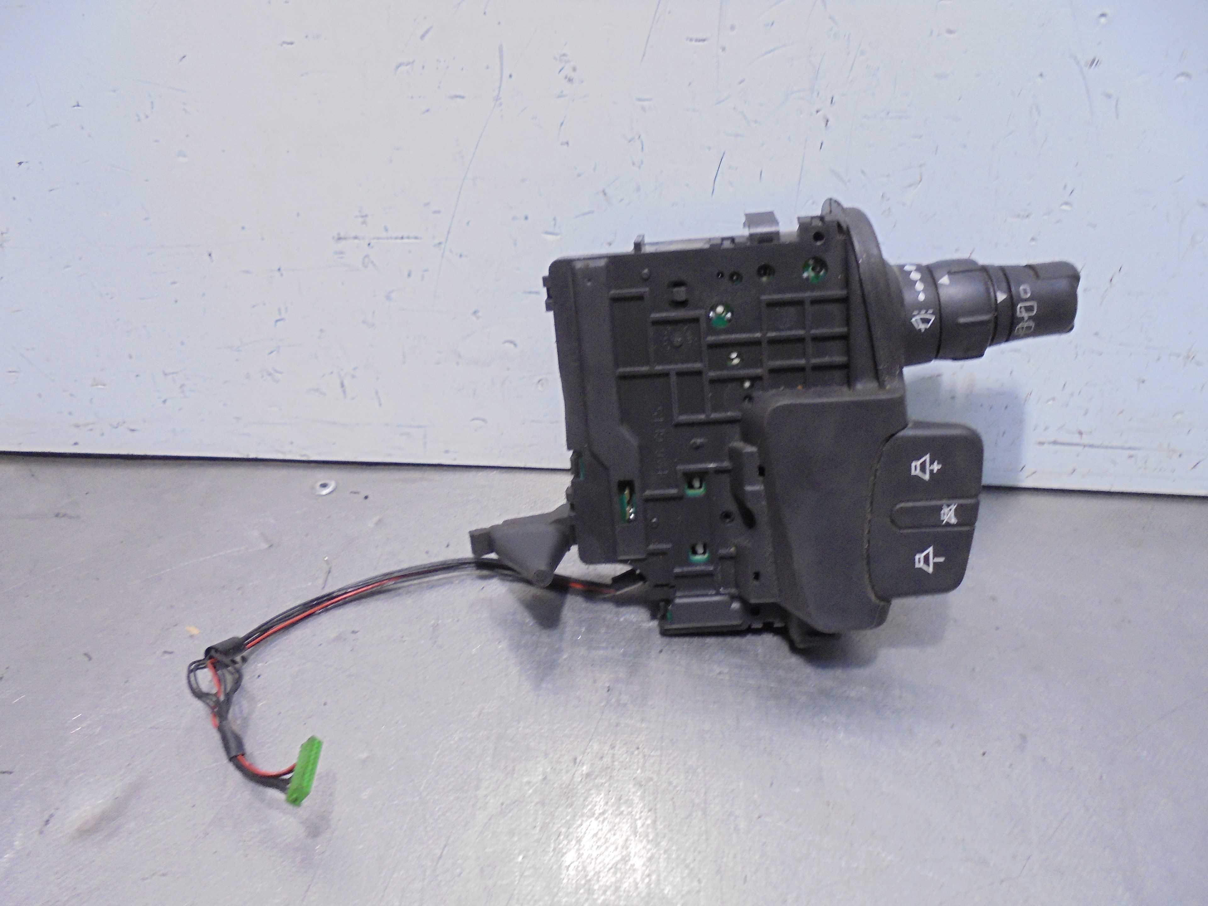 Recambio de mando limpia para renault scenic ii grand confort authentique referencia OEM IAM  VALEO 