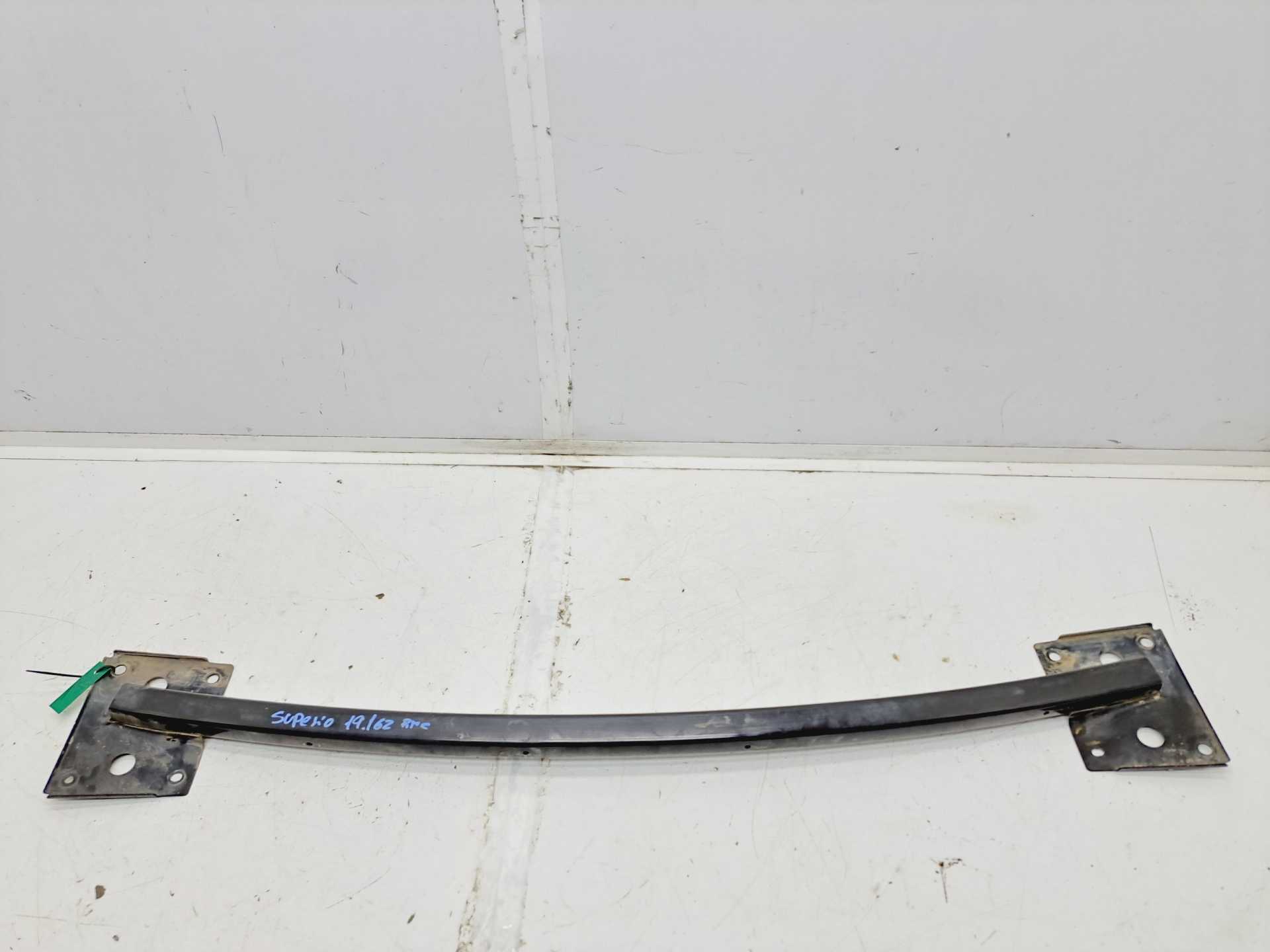 Recambio de travesaño superior para dodge journey se referencia OEM IAM 223AAF15B  