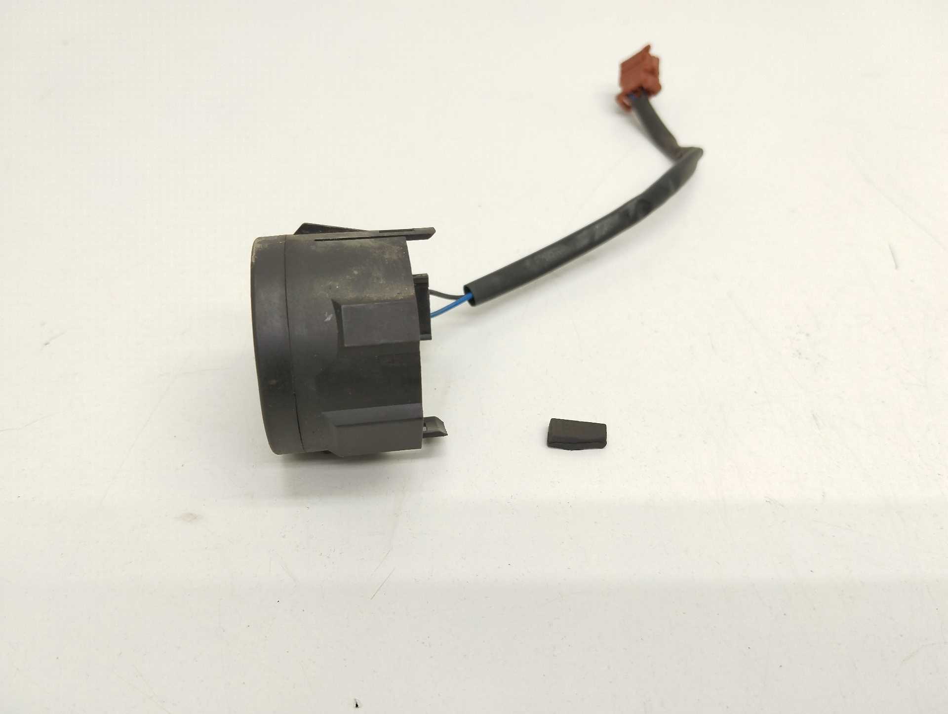 Recambio de centralita inmovilizador para peugeot 308 confort referencia OEM IAM  6160C0 
