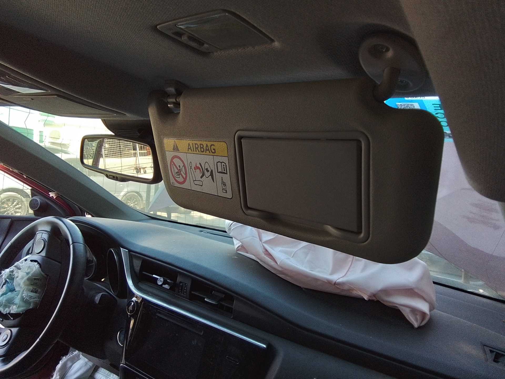Recambio de parasol derecho para toyota auris hybrid active referencia OEM IAM   