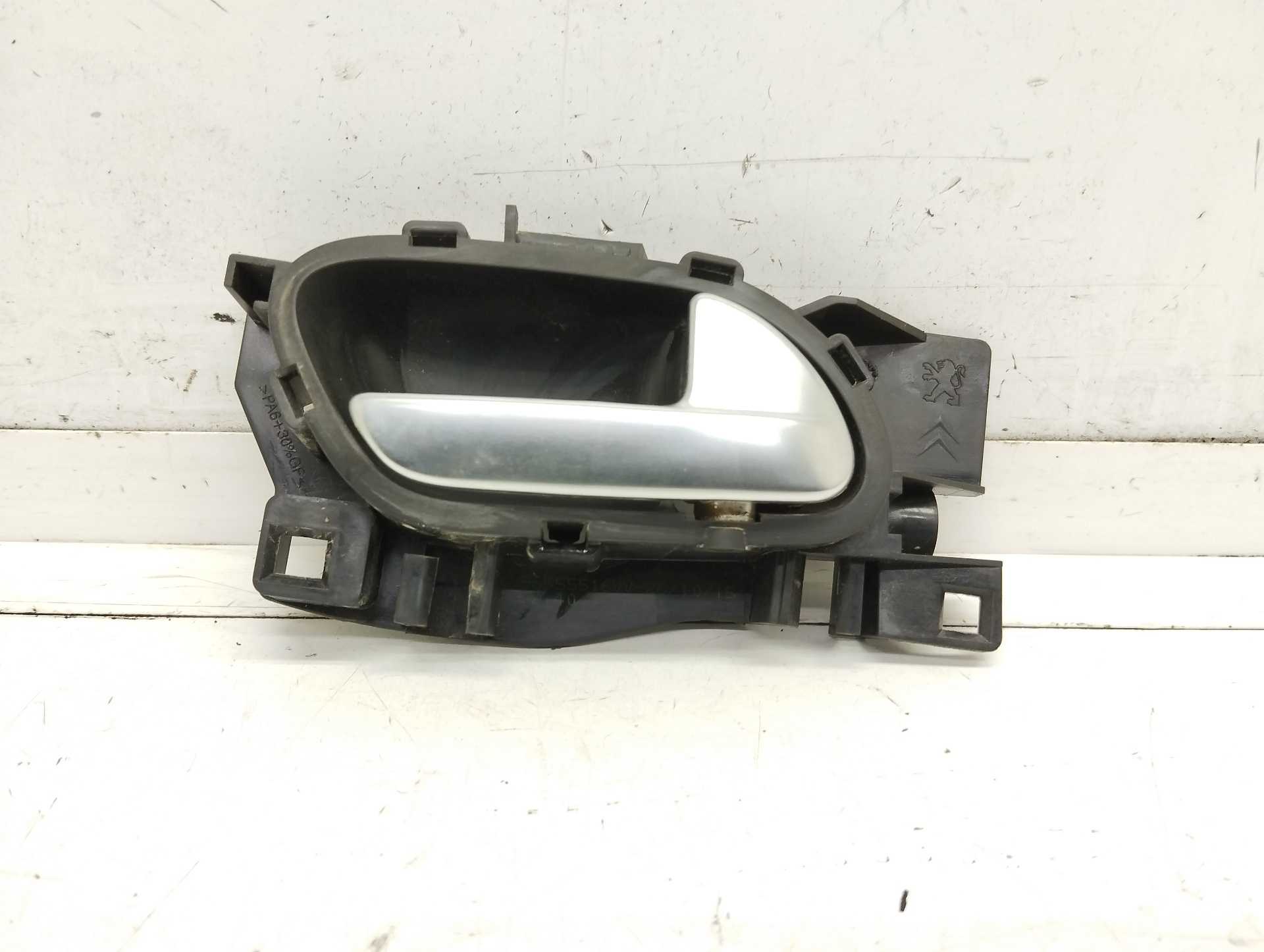 Recambio de maneta interior delantera derecha para peugeot 2008 (--.2013) active referencia OEM IAM 96555516VV  