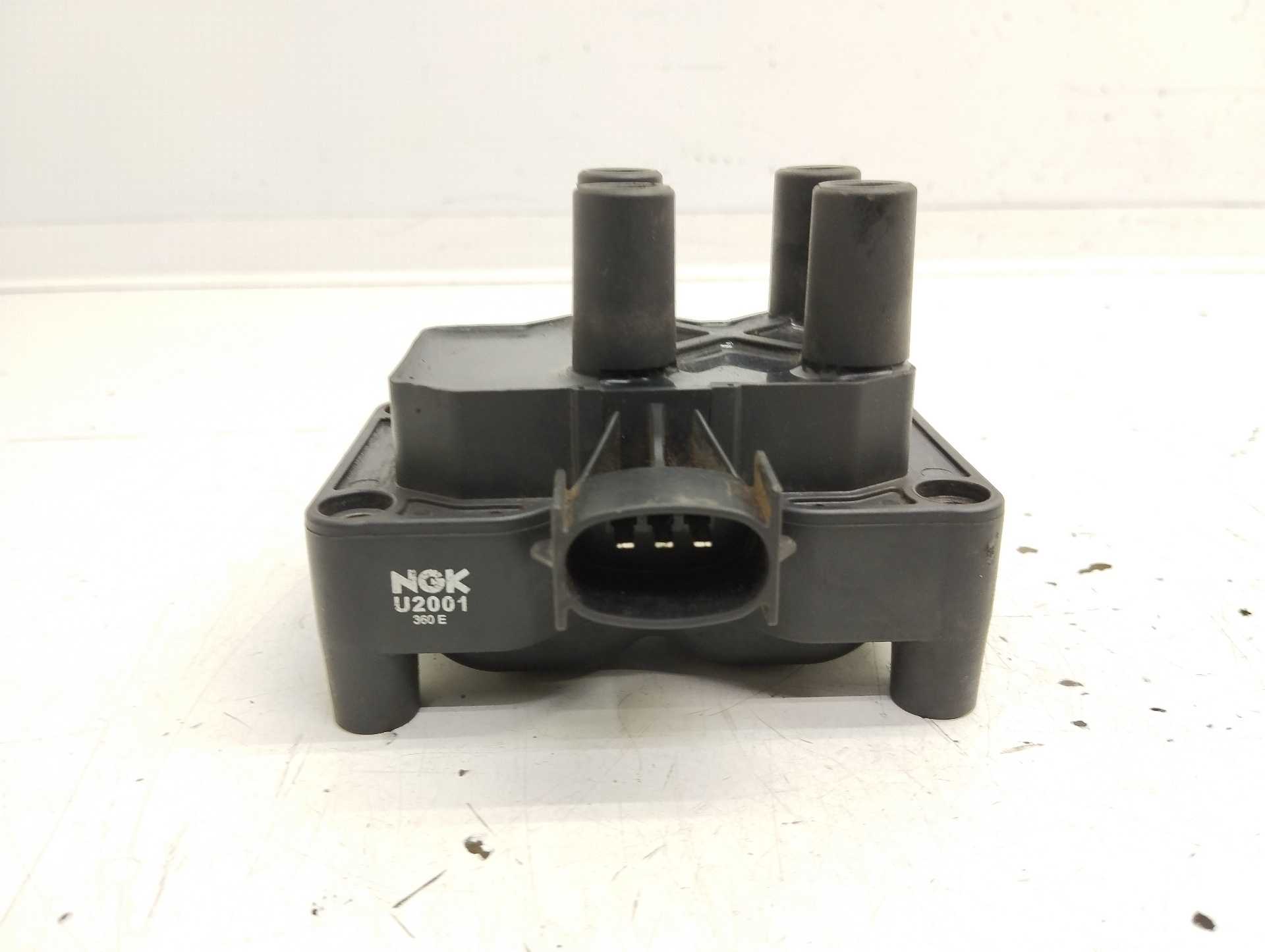 Recambio de bobina encendido para ford fiesta (cbk) ambiente referencia OEM IAM NGKU2001  