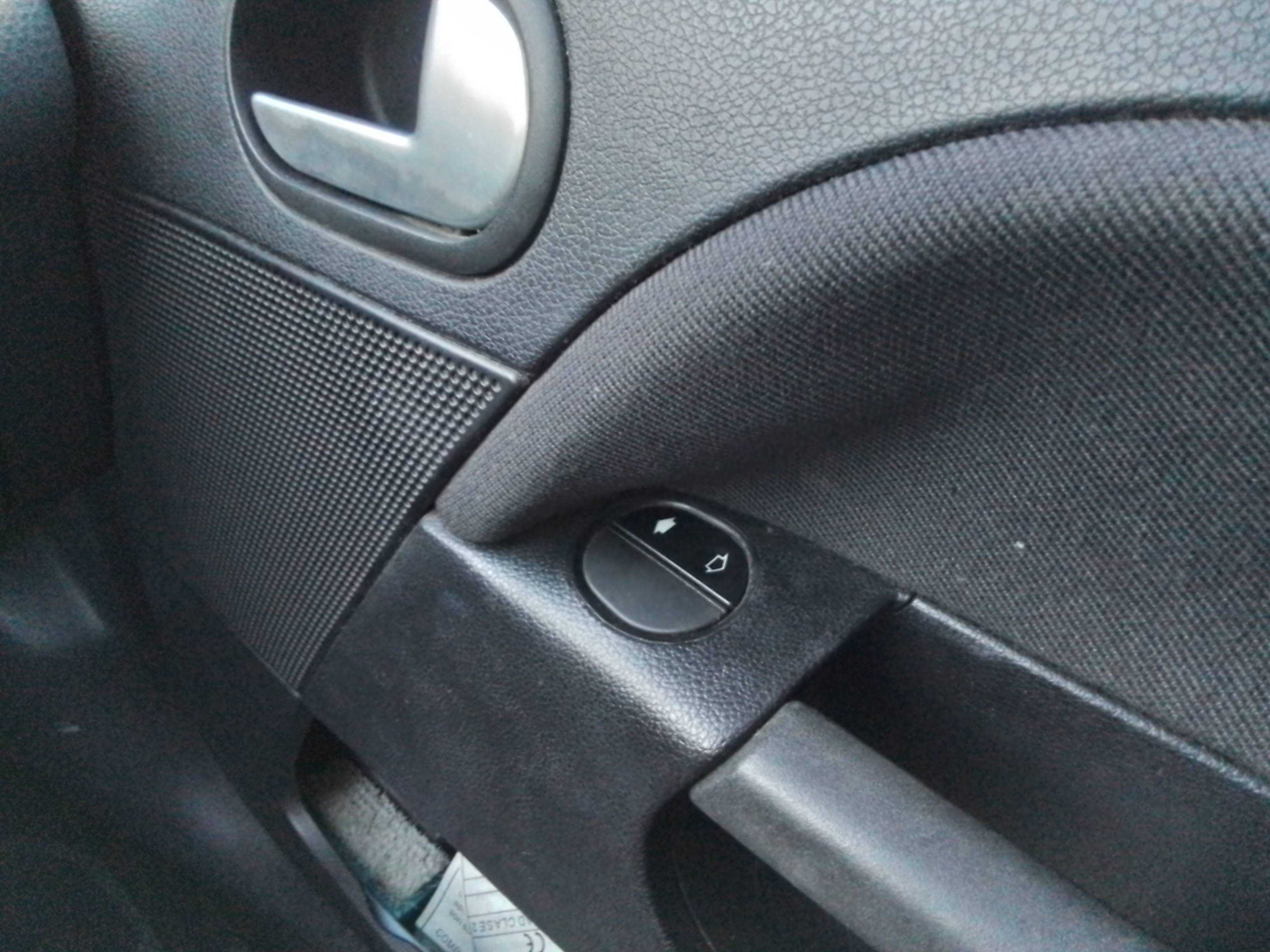 Recambio de mando elevalunas delantero derecho para ford fiesta (cbk) ambiente referencia OEM IAM   