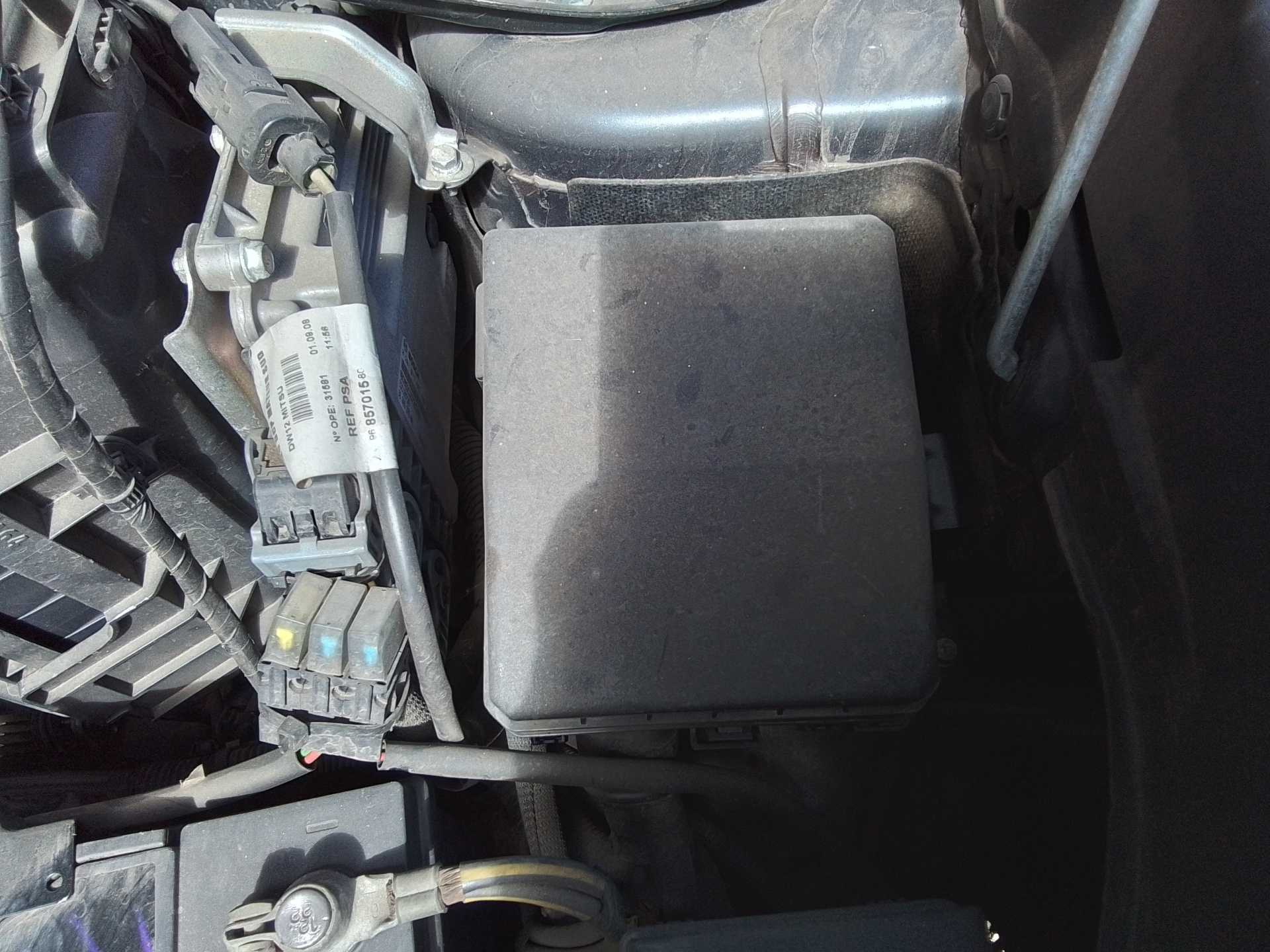 Recambio de caja reles / fusibles para mitsubishi outlander (cw0) 2.2 di-d cat referencia OEM IAM   