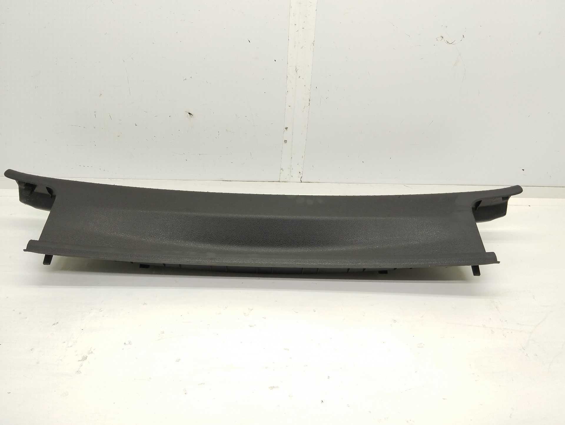 Recambio de moldura interior para volkswagen golf vii lim. 2.0 tsi referencia OEM IAM 5G6863459  