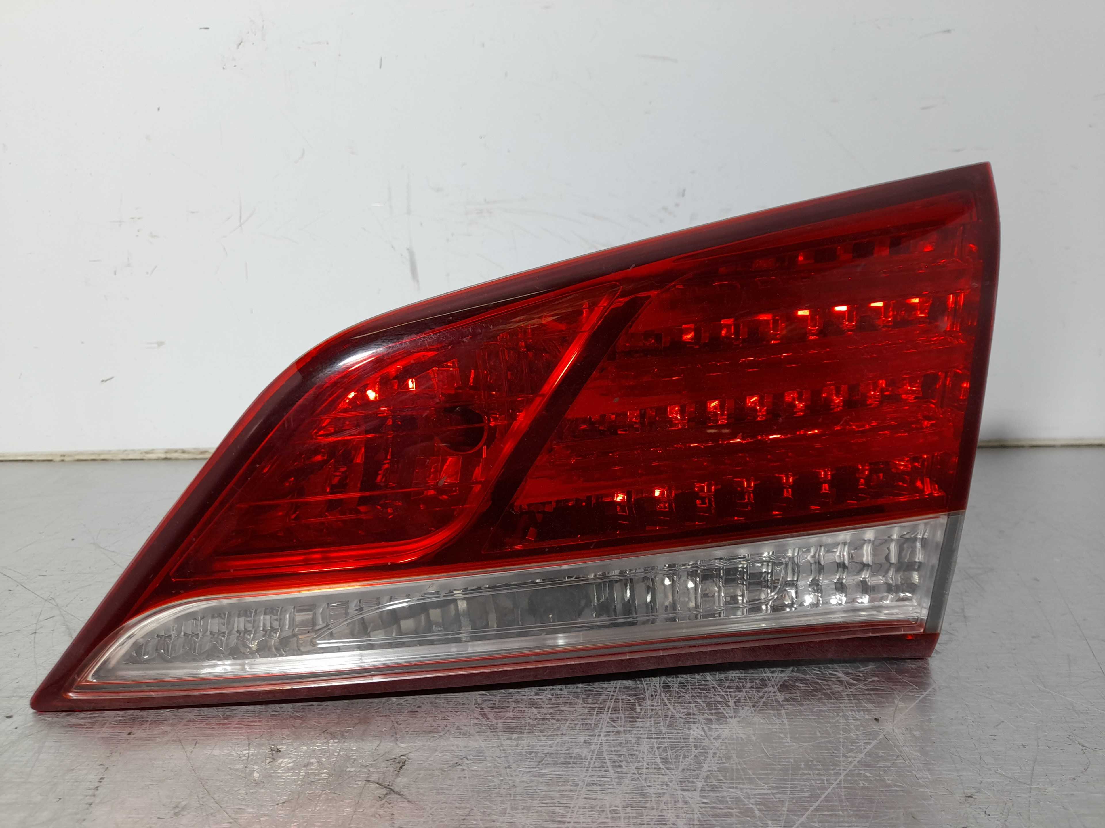 Recambio de piloto porton trasero derecho para hyundai i40 cw klass blue referencia OEM IAM   