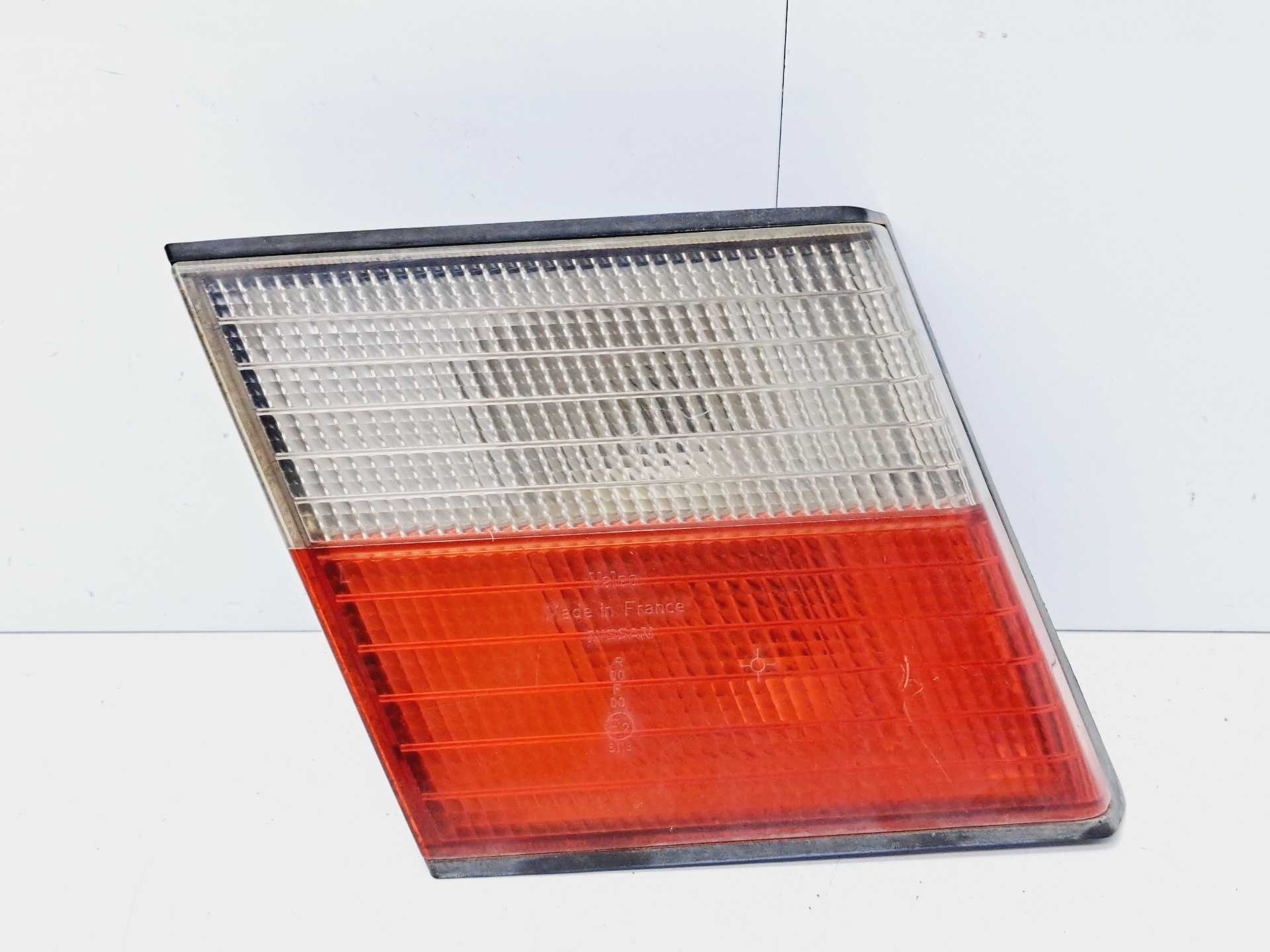 Recambio de piloto porton trasero izquierdo para nissan primera berlina (p11) 2.0 navigation referencia OEM IAM 23180102  