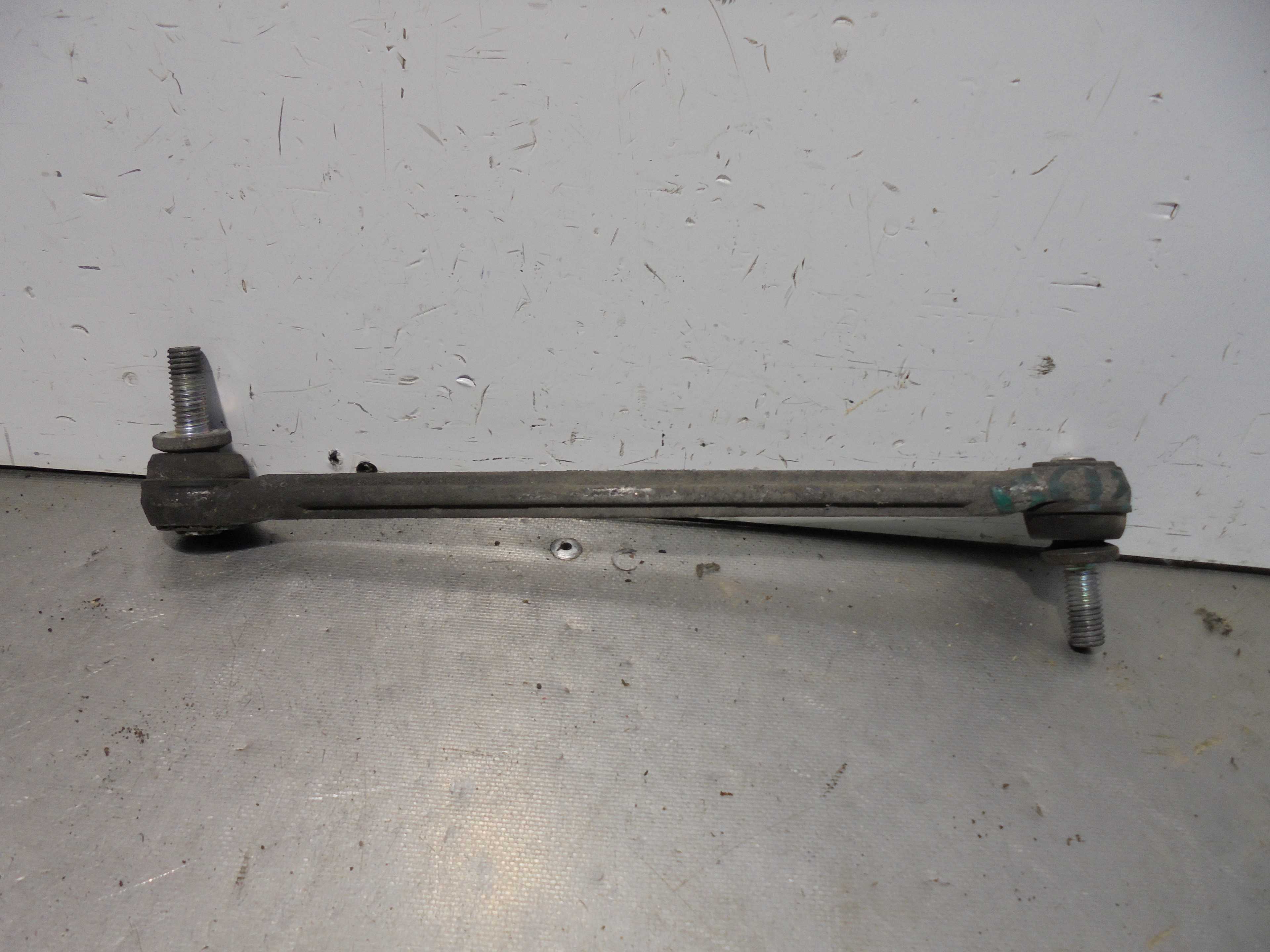 Recambio de bieleta estabilizadora delantera derecha para ford fiesta (cb1) 1.6 tdci cat referencia OEM IAM   