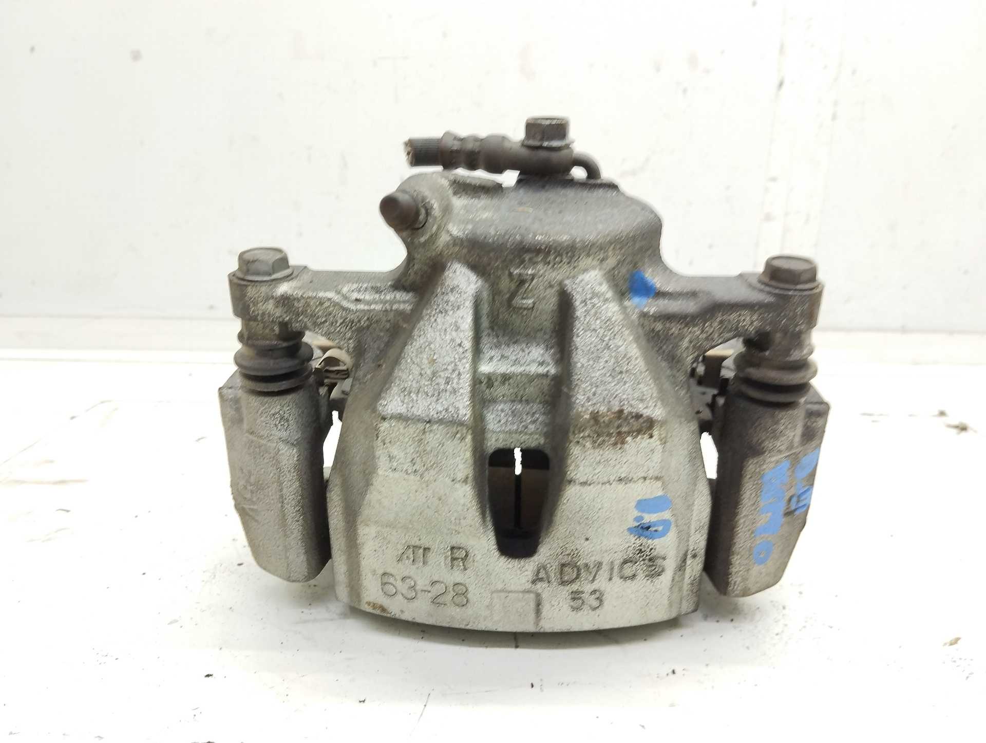 Recambio de pinza de freno delantera derecha para toyota auris hybrid active referencia OEM IAM   