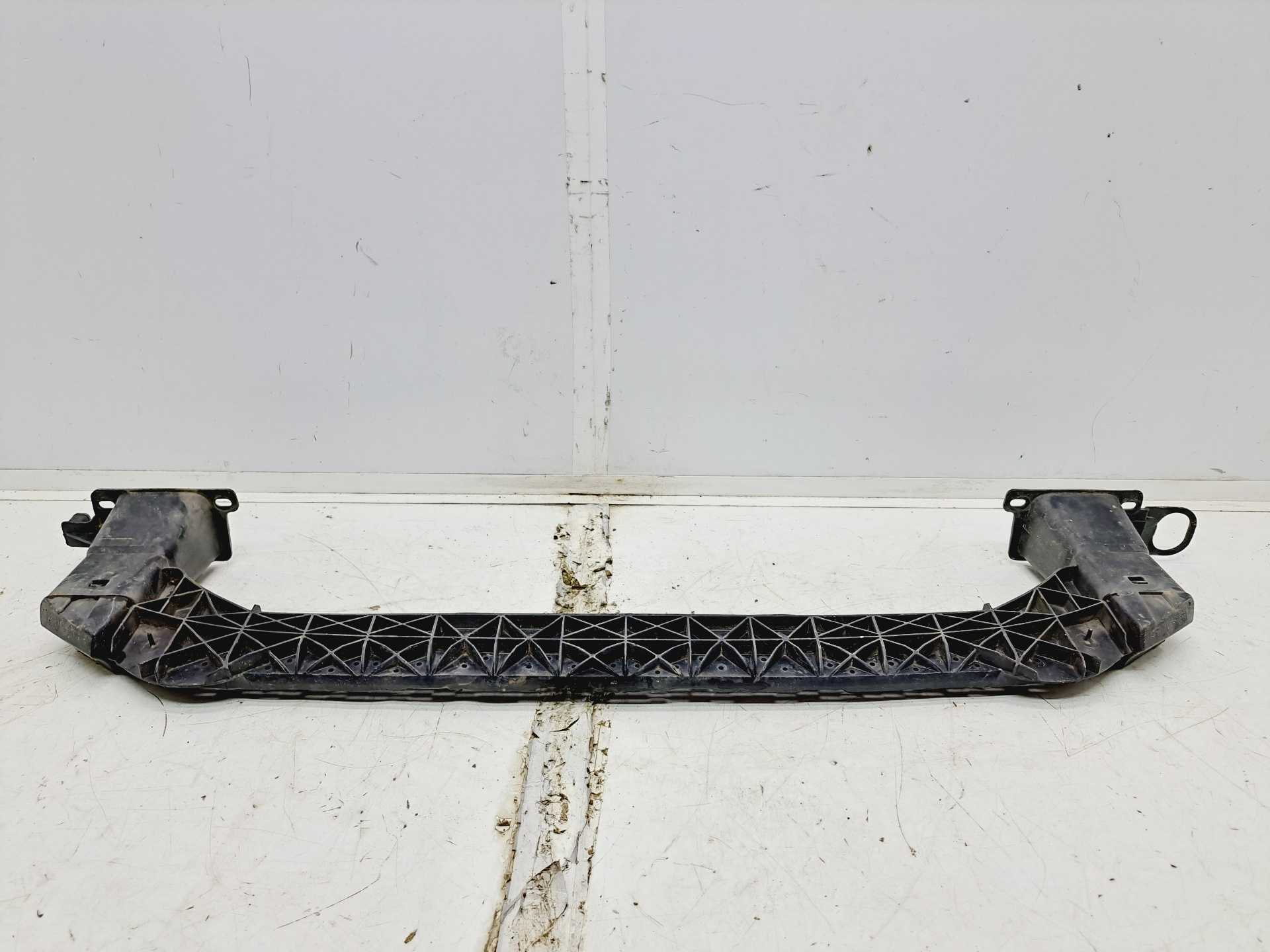 Recambio de travesaño inferior para citroën c4 lim. live referencia OEM IAM 9674894680 9674966580 