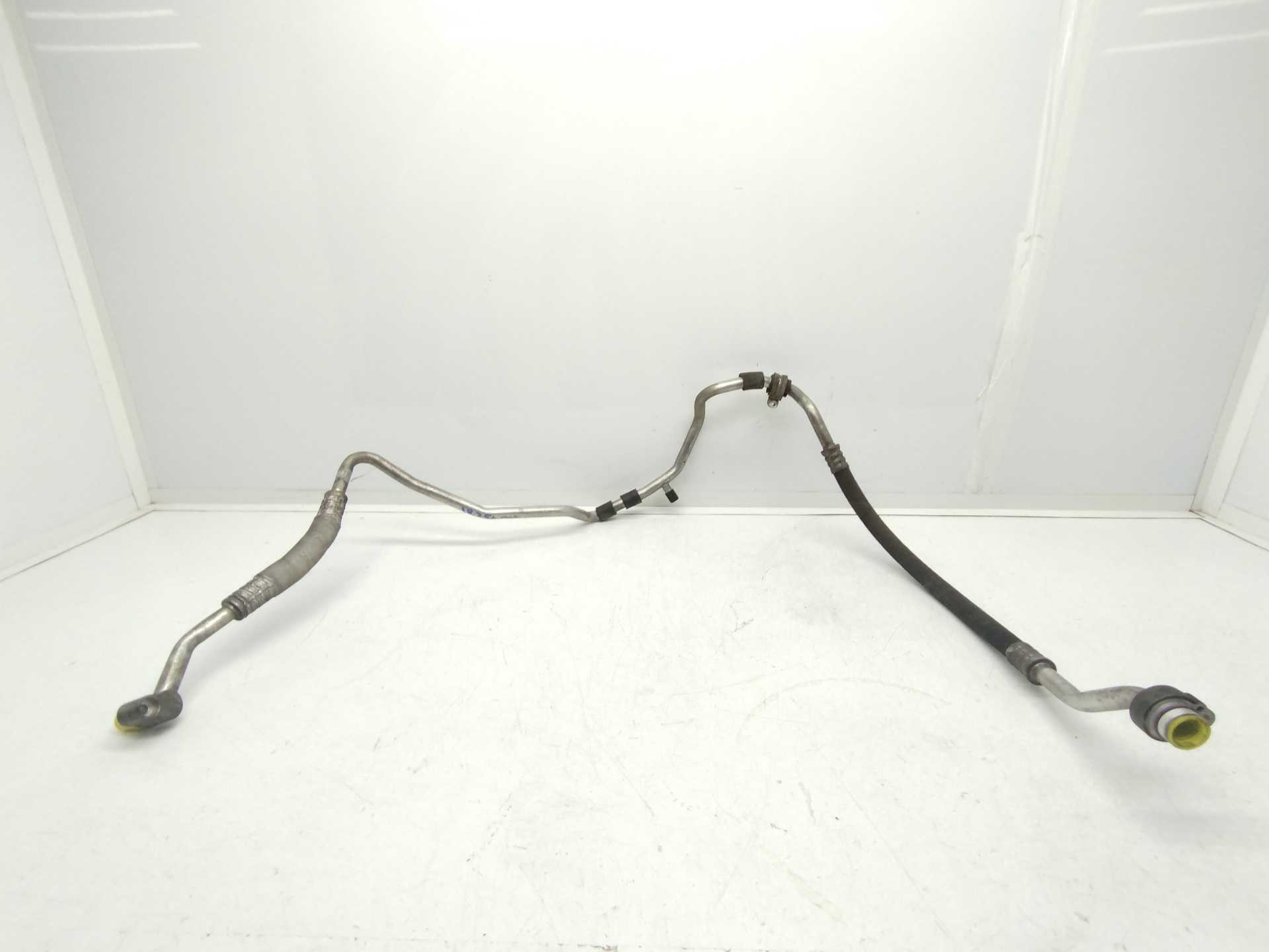 Recambio de tubos aire acondicionado para audi a3 (8p) 1.6 tdi ambiente referencia OEM IAM 1K0820743FD  