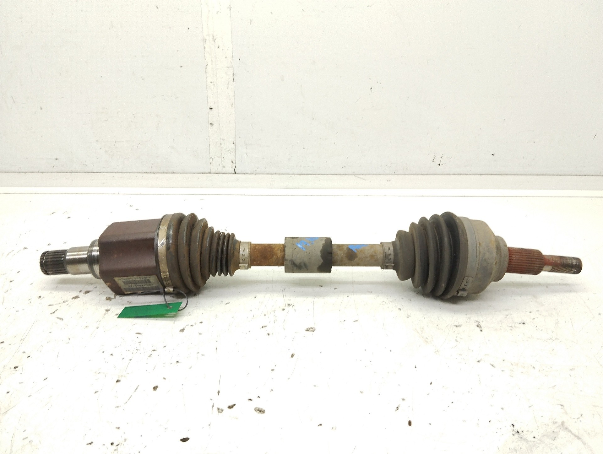 Recambio de transmision delantera izquierda para dodge journey se referencia OEM IAM P05273531AE  