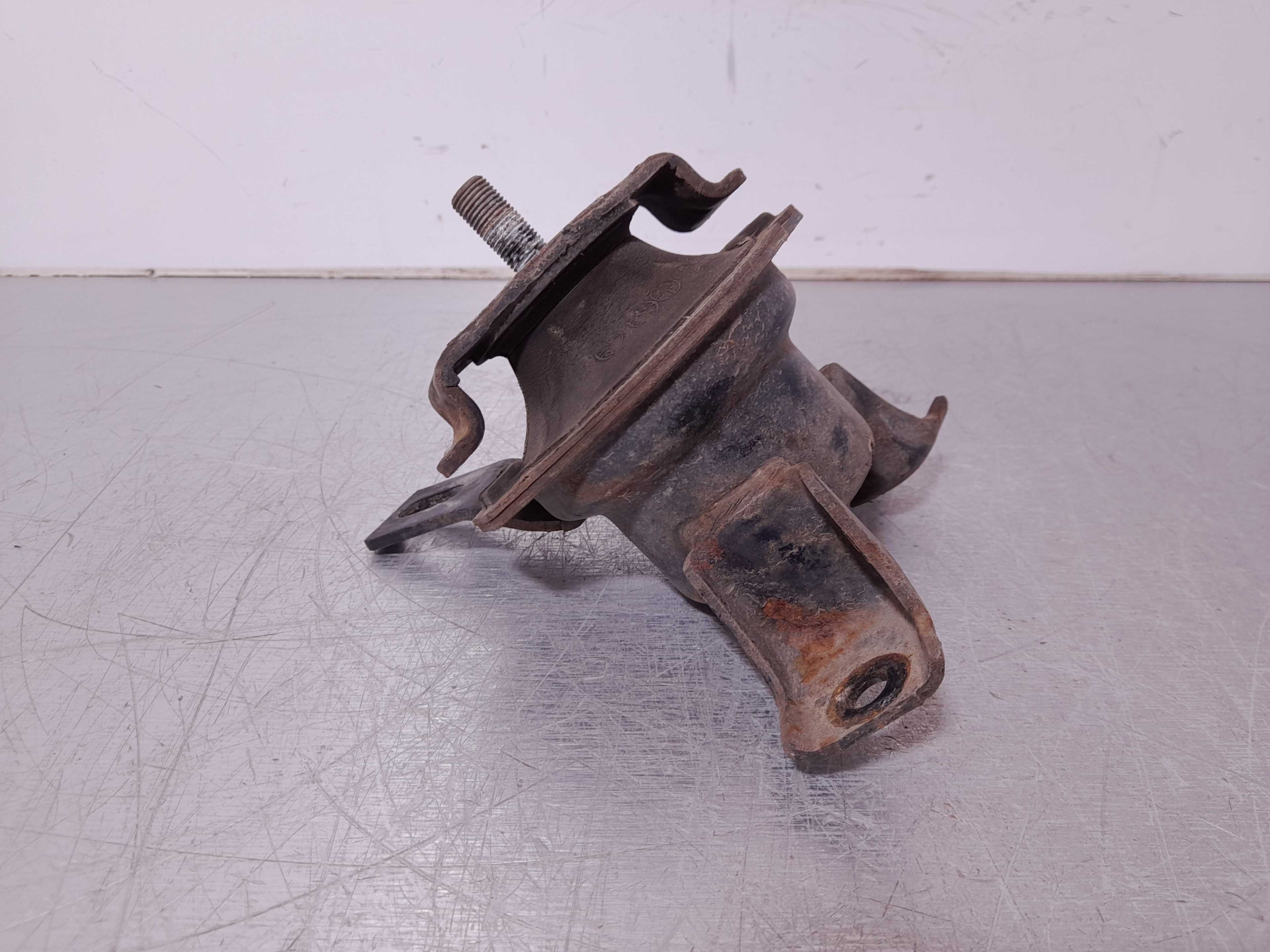 Recambio de soporte motor derecho para mitsubishi outlander (cu0w) 2.0 2wd referencia OEM IAM   