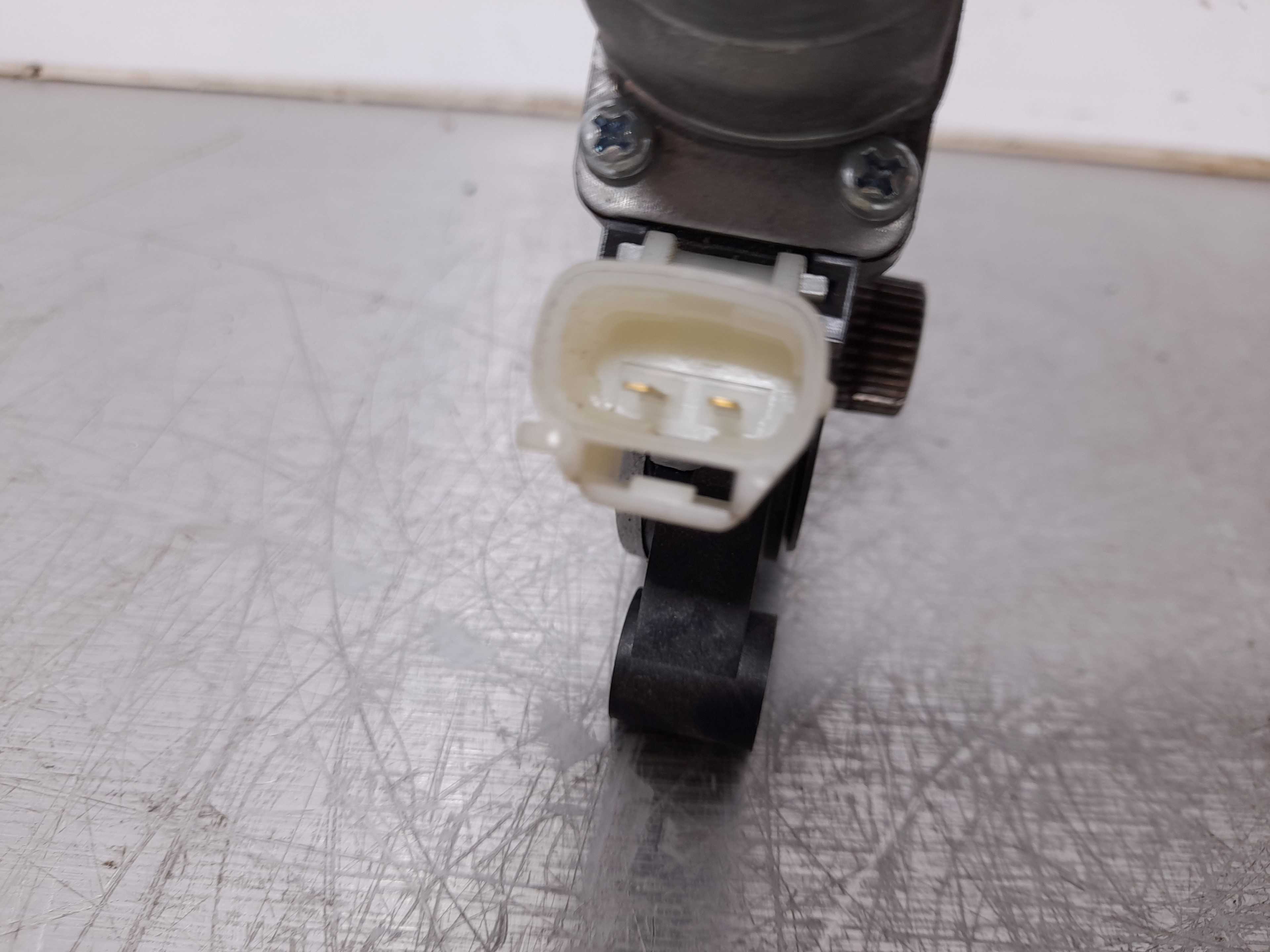Recambio de motor elevalunas delantero derecho para kia carens ( ) basic referencia OEM IAM   