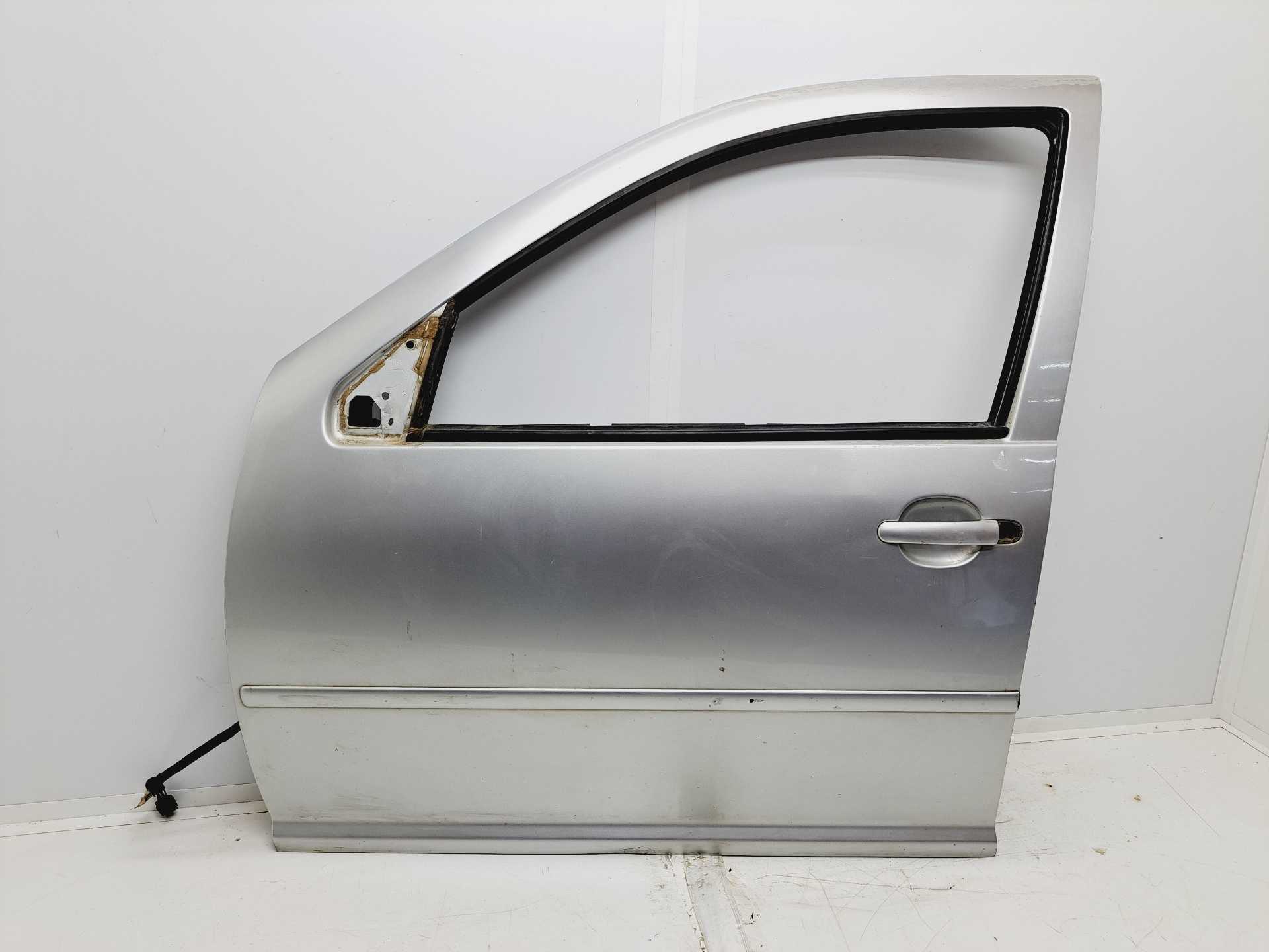 Recambio de puerta delantera izquierda para volkswagen bora berlina (1j2) 1.9 tdi referencia OEM IAM   