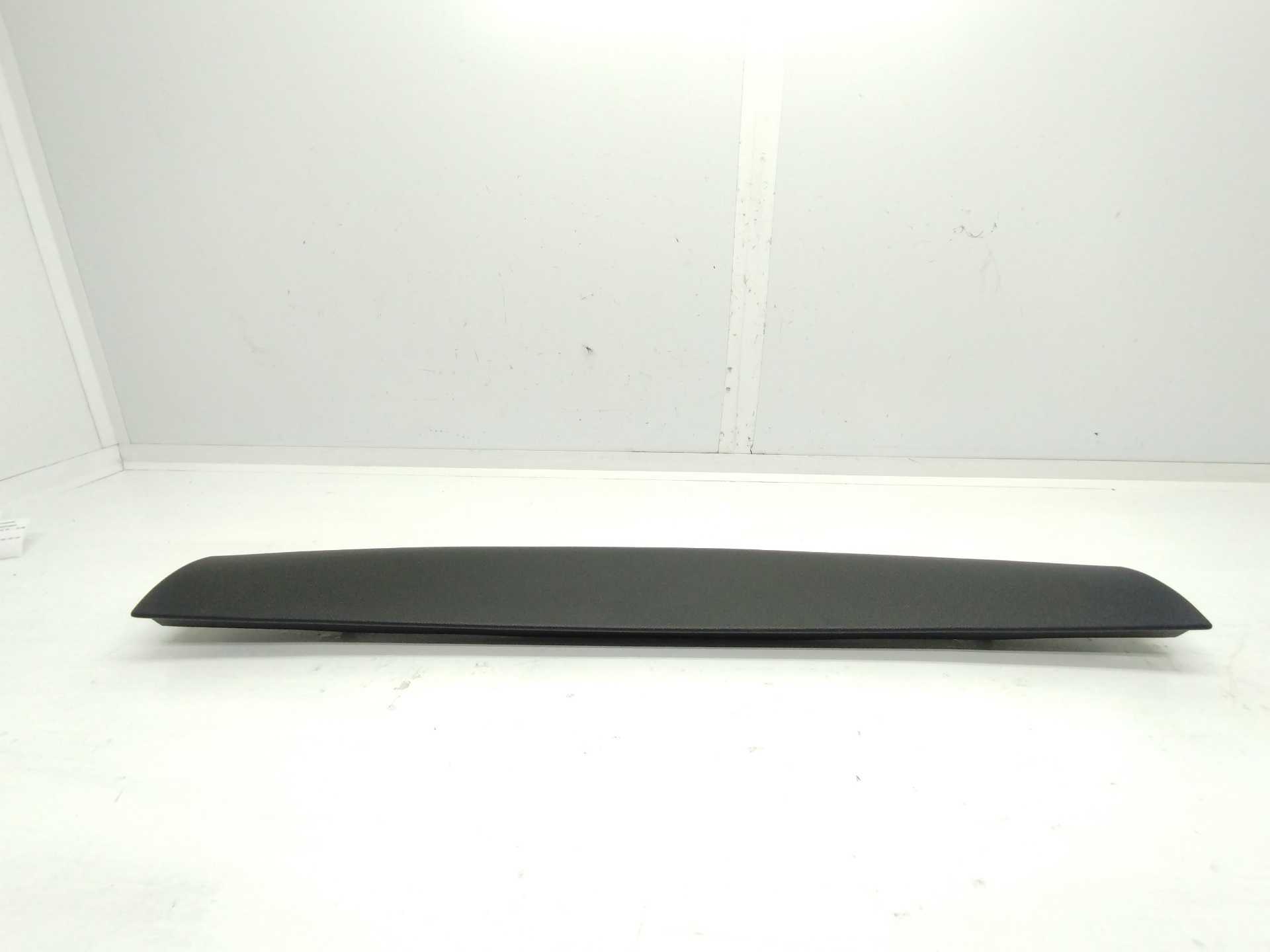 Recambio de moldura interior para volkswagen golf vii lim. 2.0 tsi referencia OEM IAM 5G6867715  