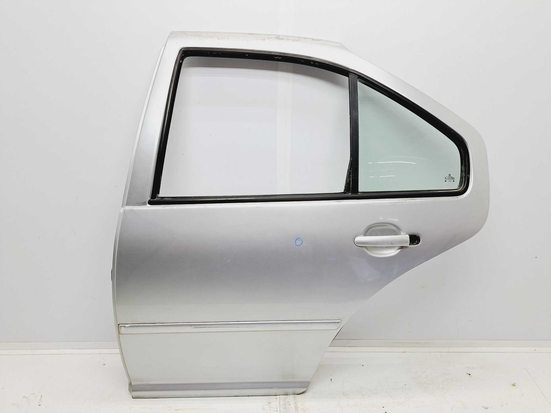 Recambio de puerta trasera izquierda para volkswagen bora berlina (1j2) 1.9 tdi referencia OEM IAM   