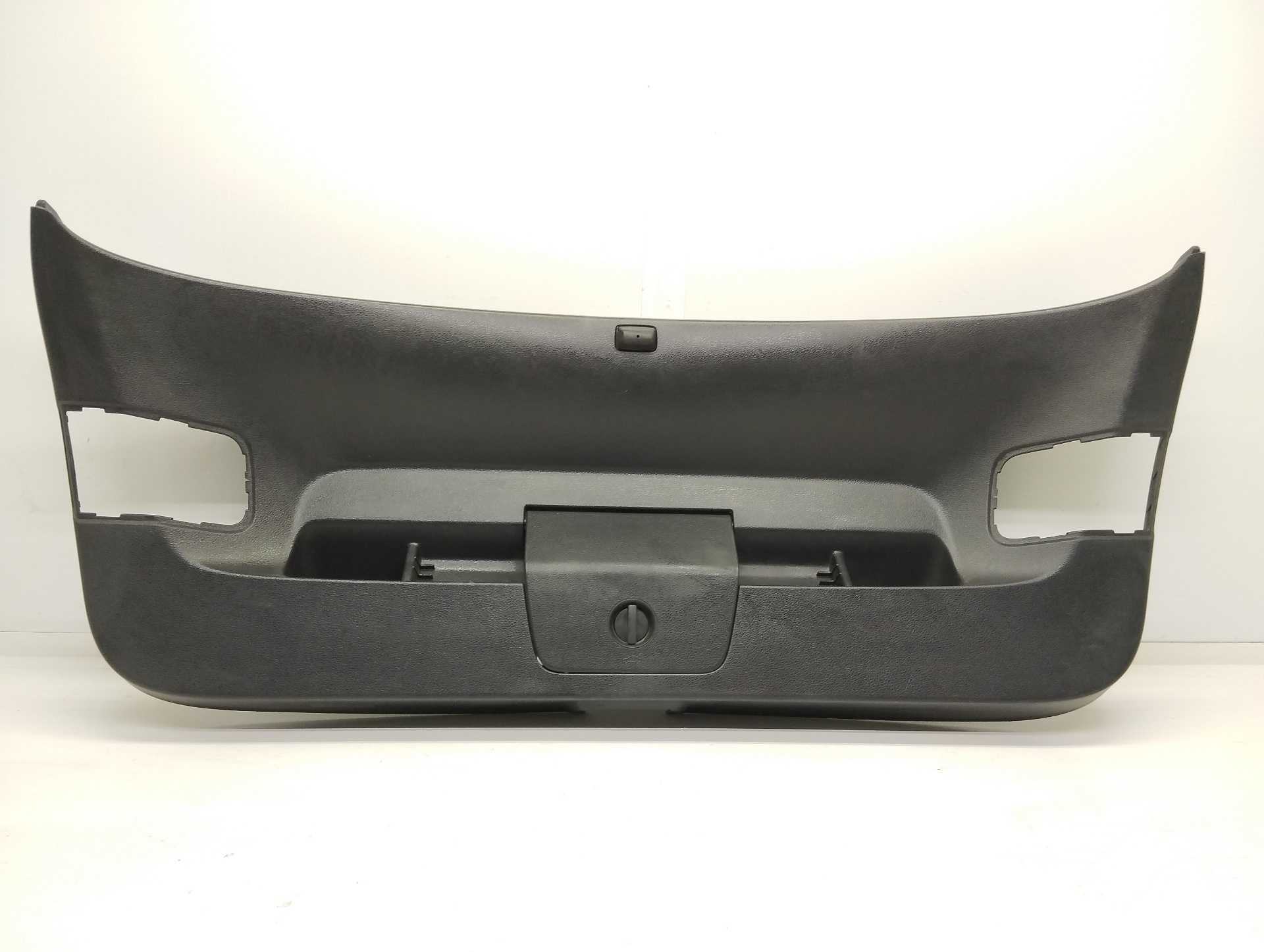 Recambio de moldura interior para volkswagen golf vii lim. 2.0 tsi referencia OEM IAM 5G6867605  