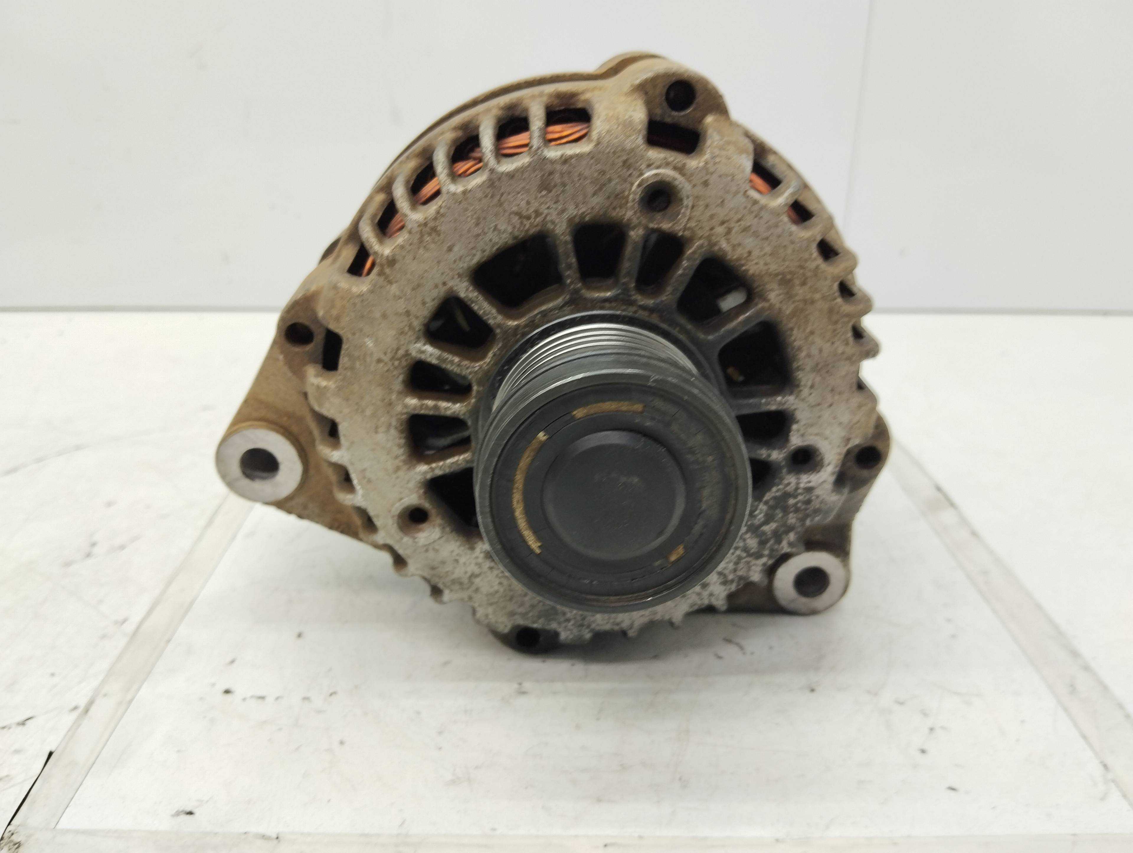 Recambio de alternador para ssangyong kyron 200 xdi limited referencia OEM IAM A6651540002 DAC 