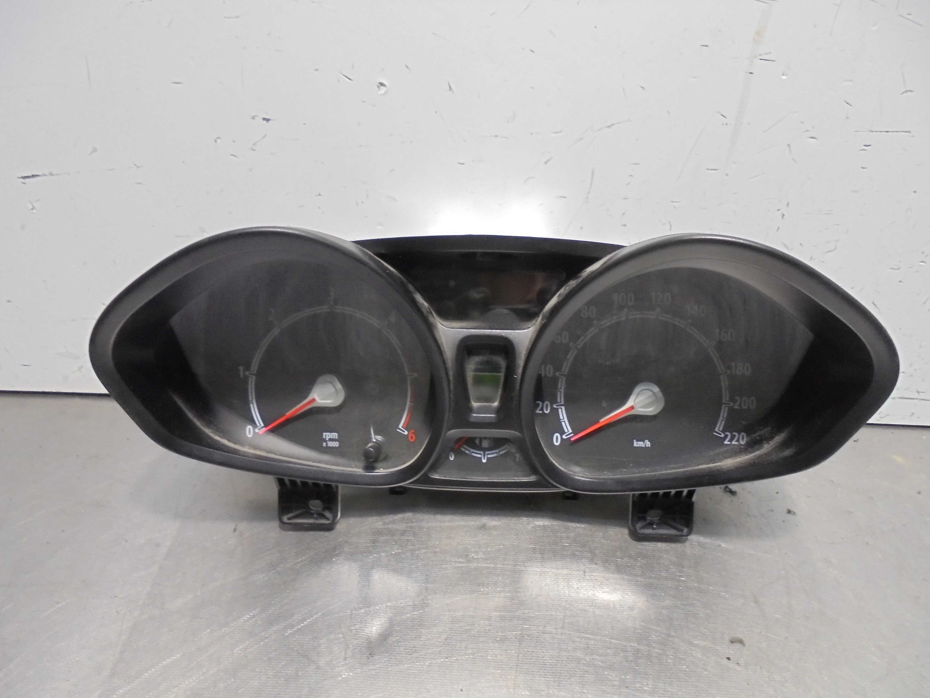 Recambio de cuadro instrumentos para ford fiesta (cb1) 1.6 tdci cat referencia OEM IAM VP8A6F10894BC  