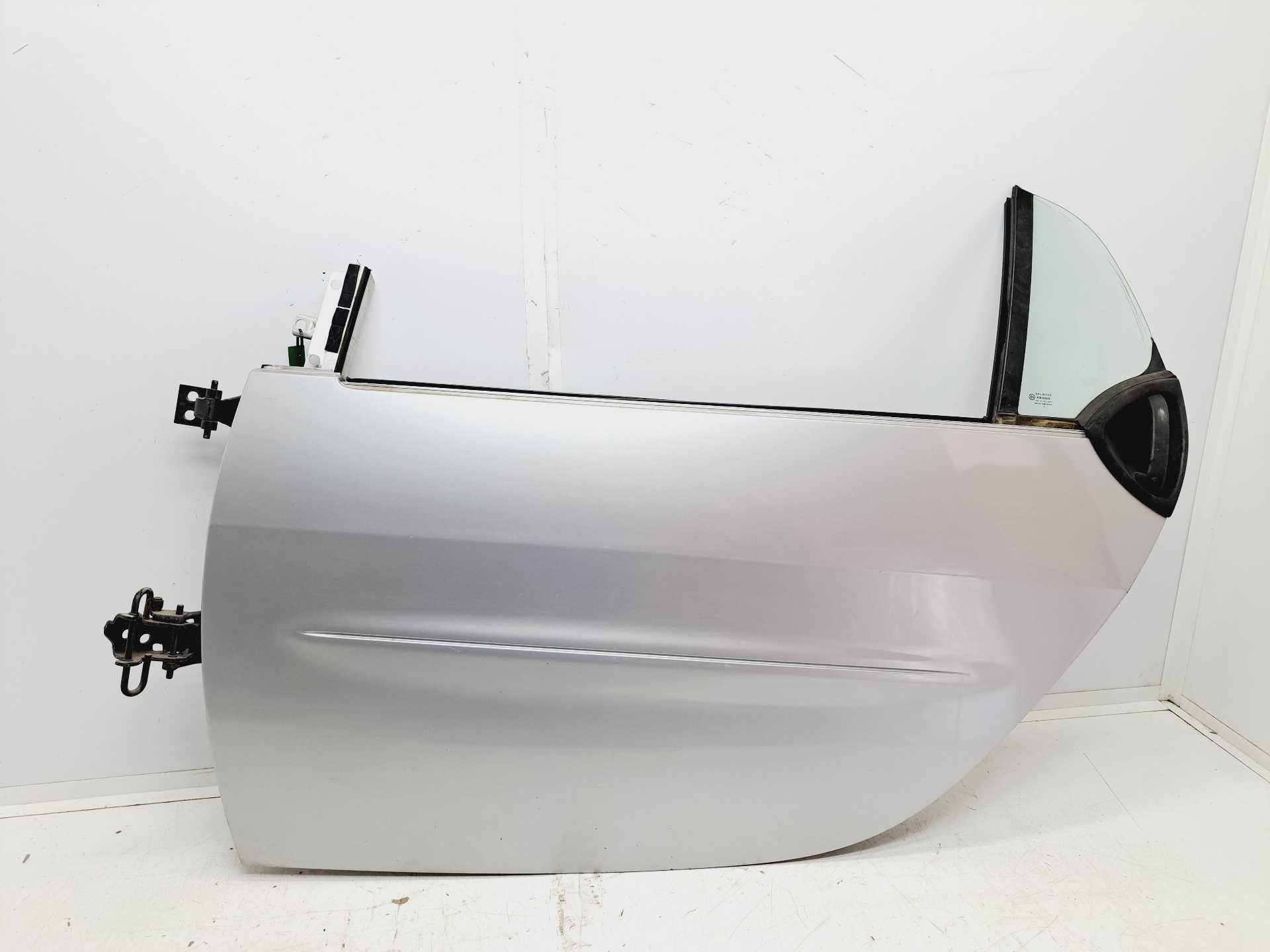 Recambio de puerta delantera izquierda para smart fort. c referencia OEM IAM  Q0000504V010CP6A Q0000504V010CP6A00