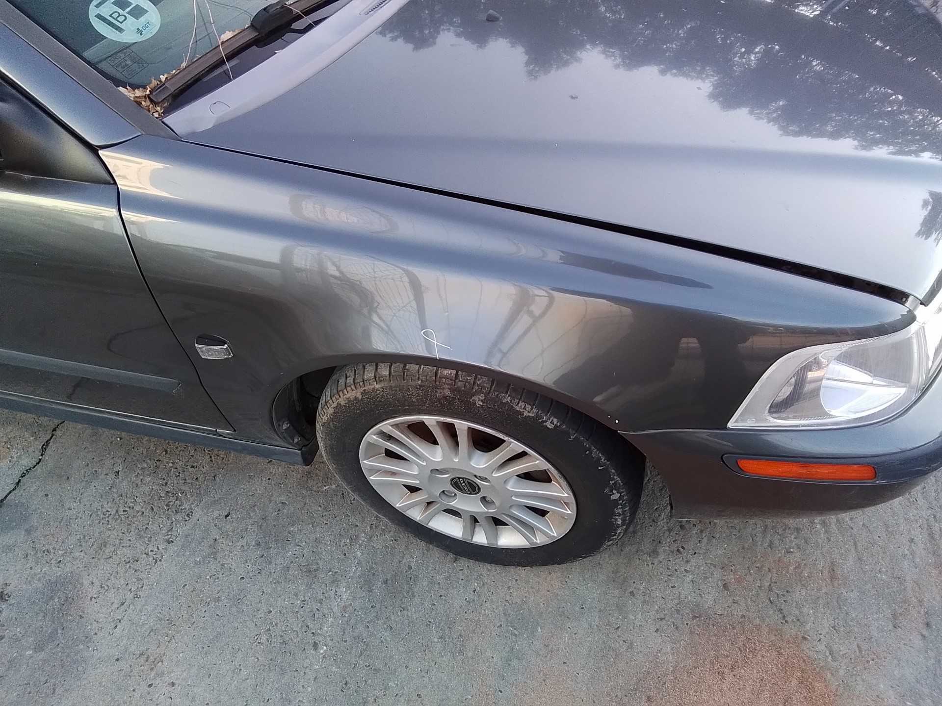 Recambio de aleta delantera derecha para volvo s40 berlina 1.6 cat referencia OEM IAM   