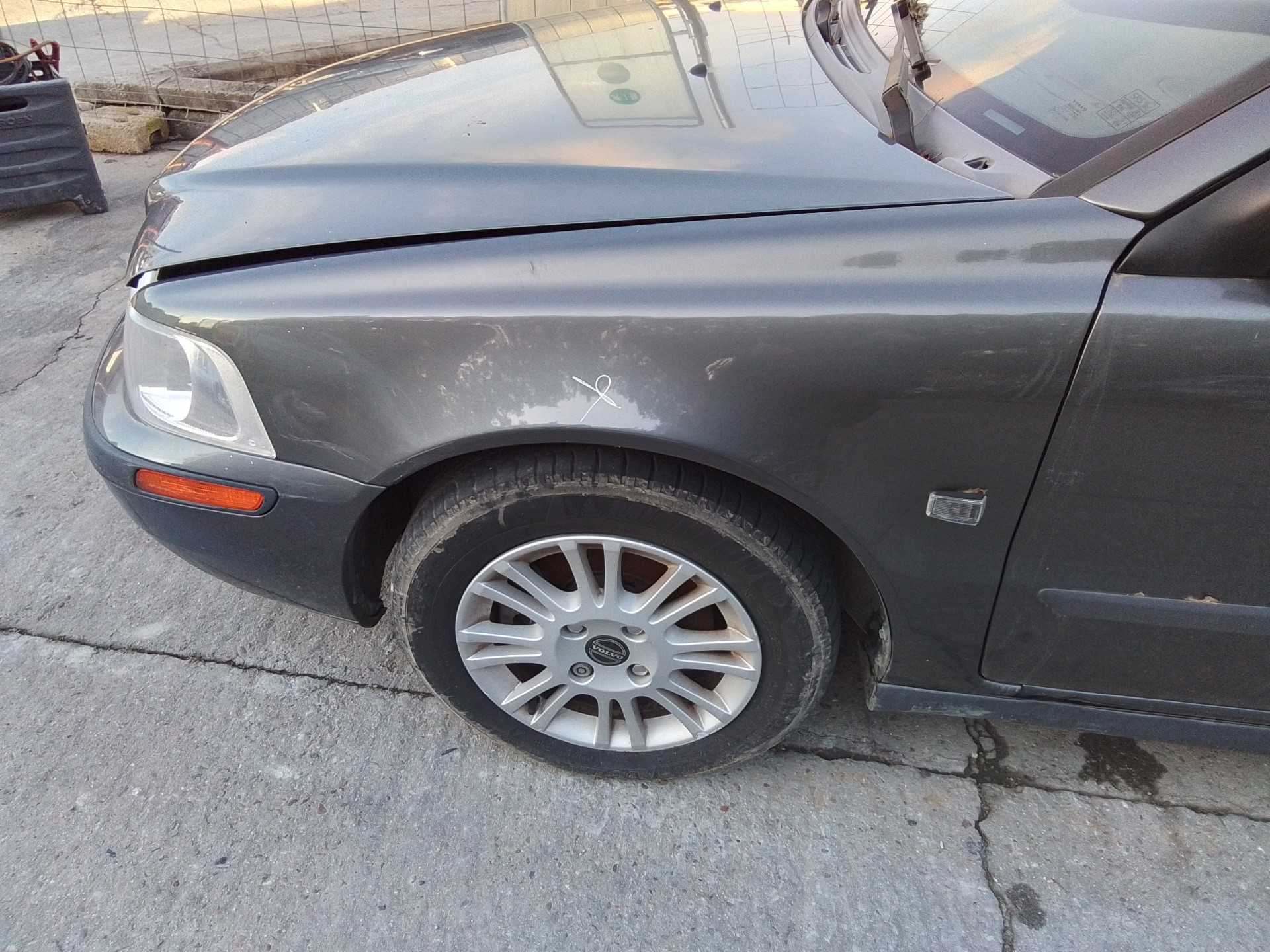 Recambio de aleta delantera izquierda para volvo s40 berlina 1.6 cat referencia OEM IAM   