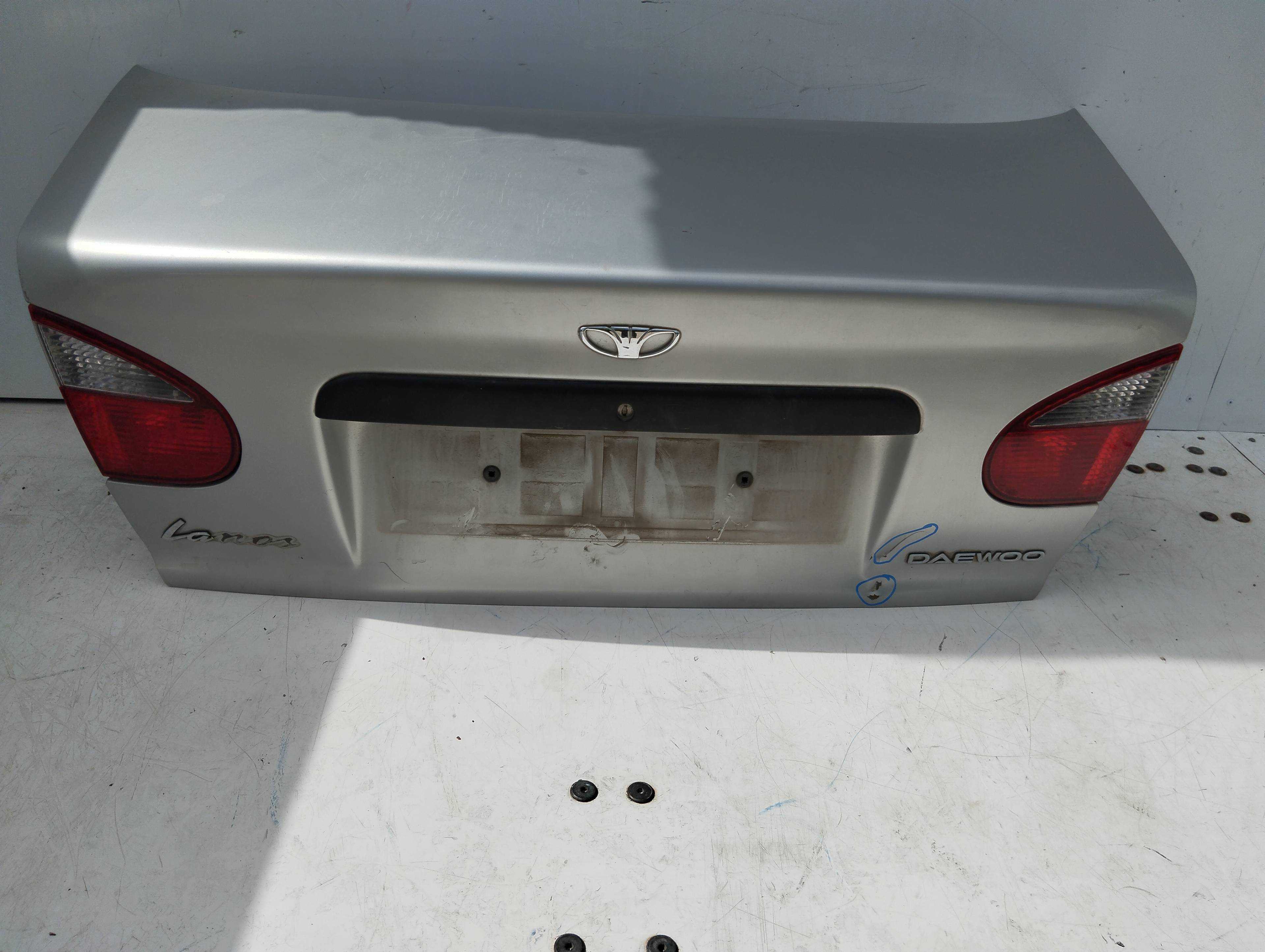 Recambio de tapa maletero para daewoo lanos cool referencia OEM IAM   