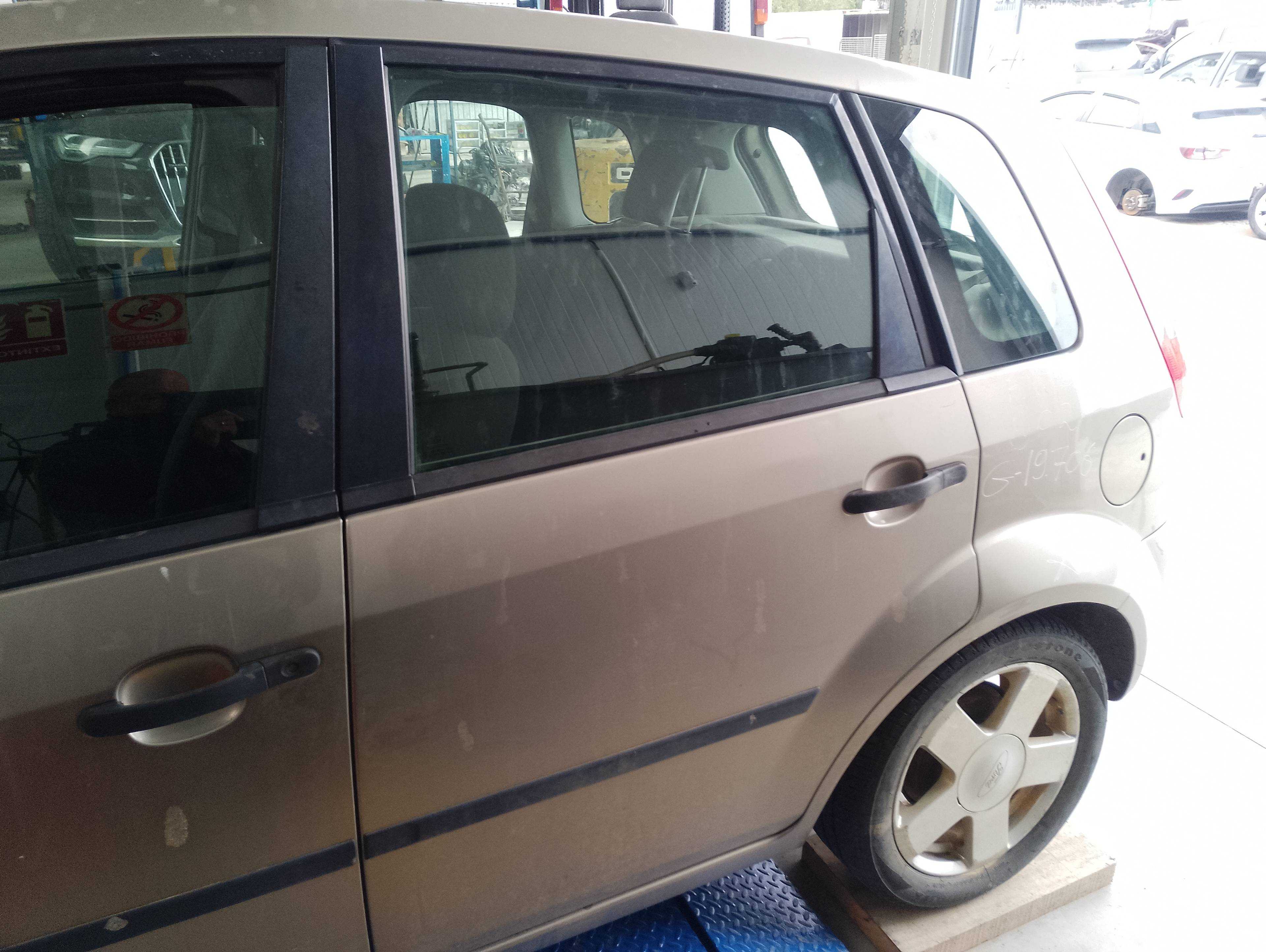 Recambio de puerta trasera izquierda para ford fiesta (cbk) ambiente referencia OEM IAM   