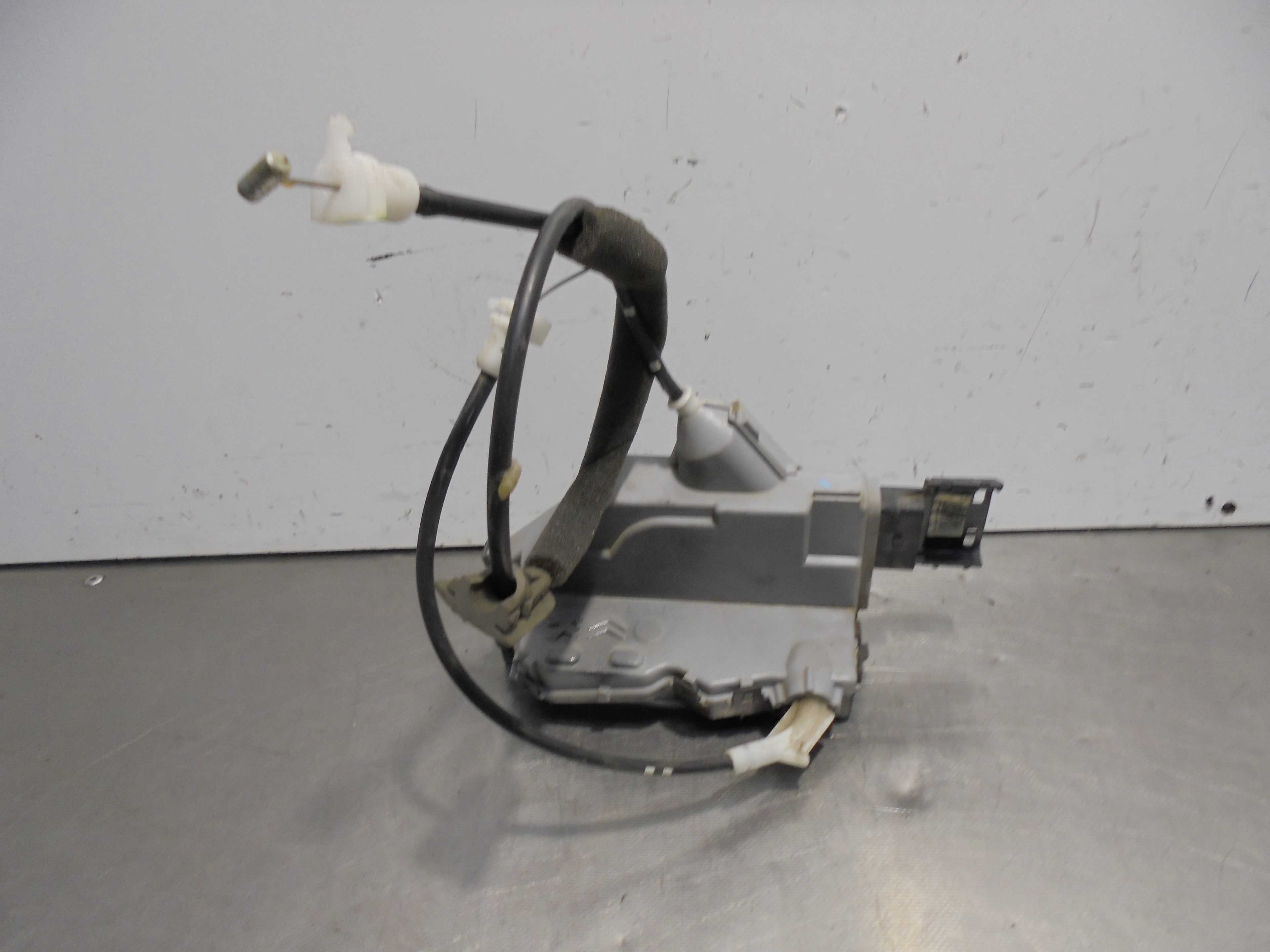 Recambio de cerradura puerta trasera derecha para peugeot 5008 1.6 hdi fap referencia OEM IAM 006241 ELECTRICA 5 PUERTAS 